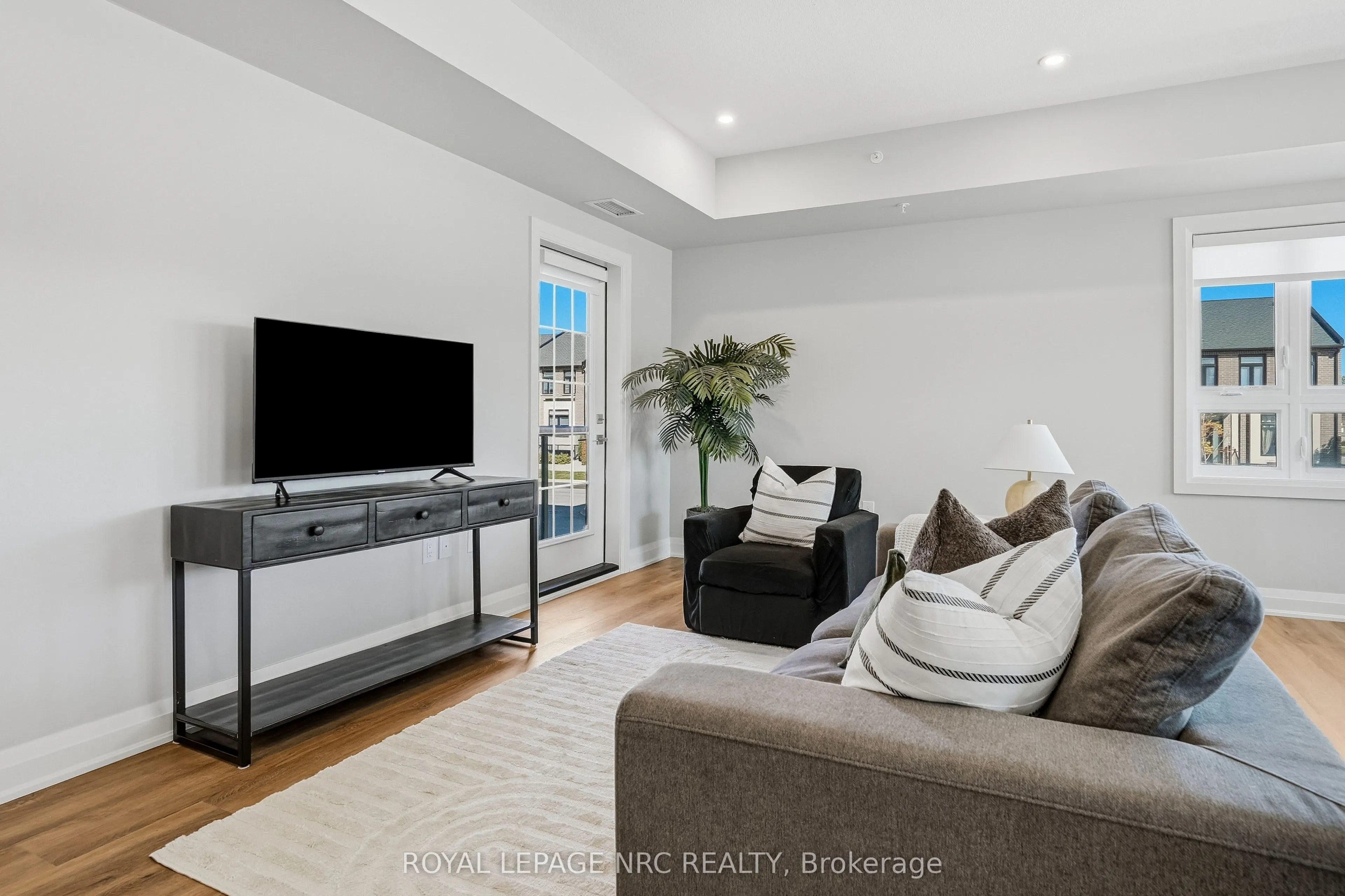 120 Summersides Boulevard #109