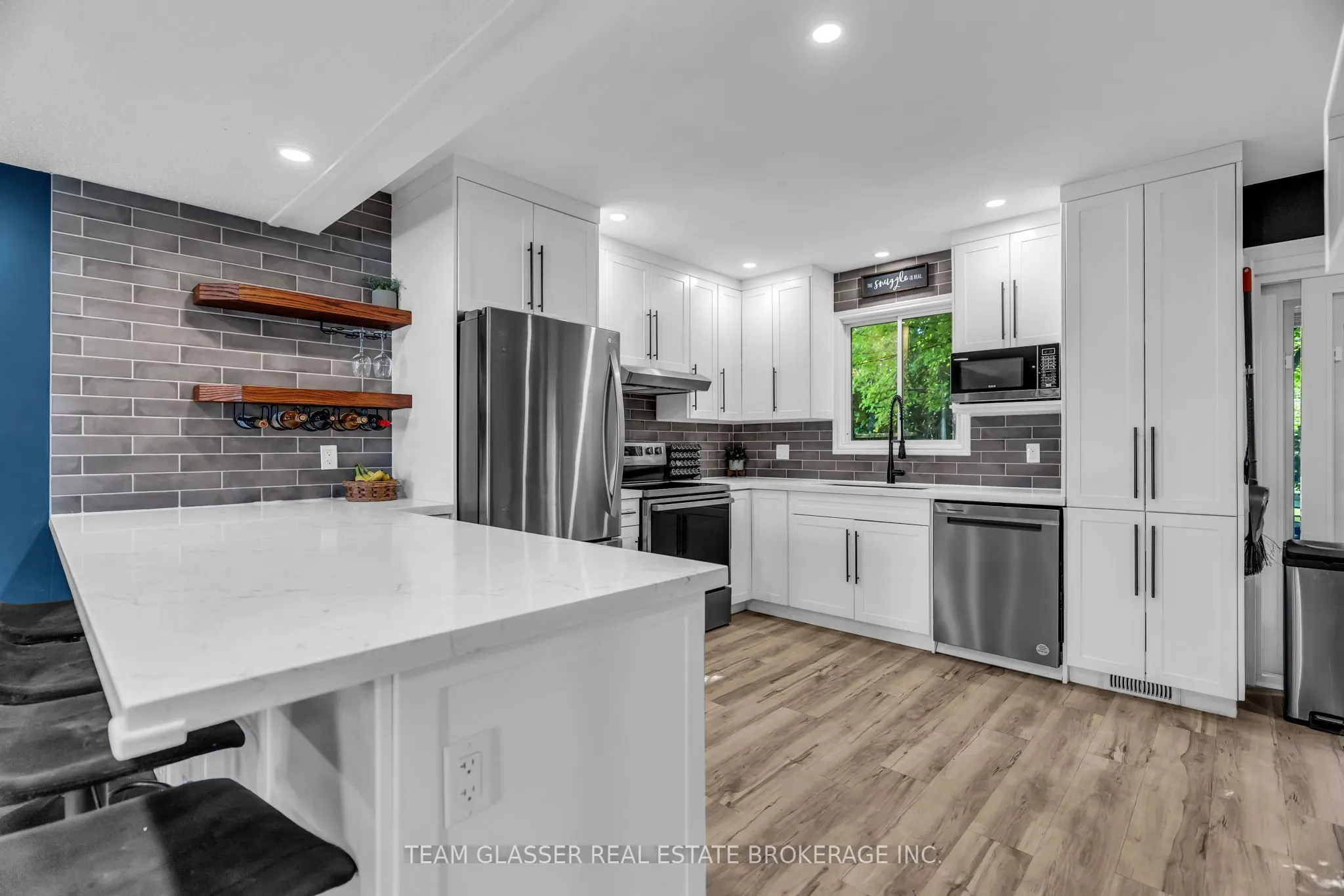 26 DAYBREAK Drive