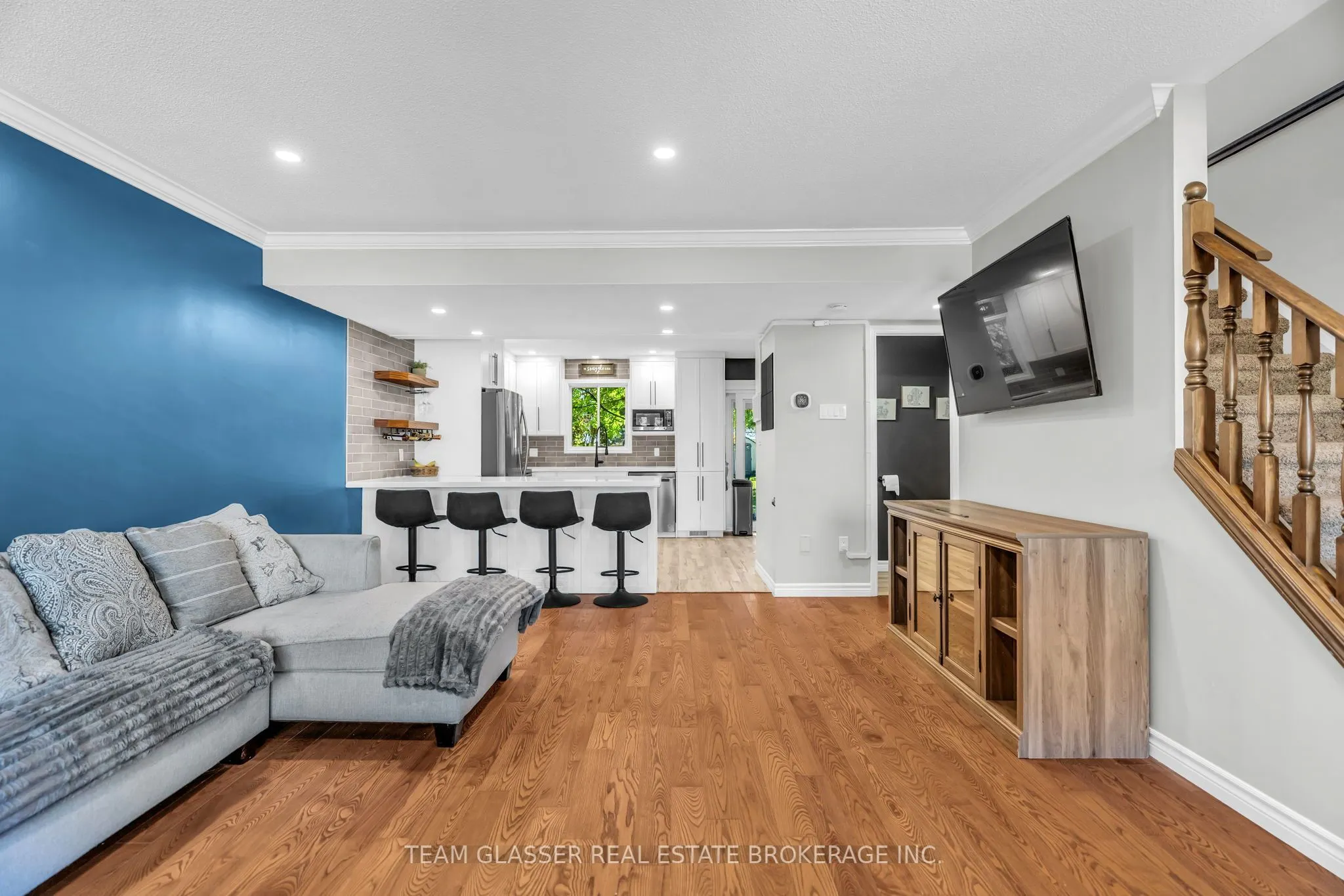 26 DAYBREAK Drive