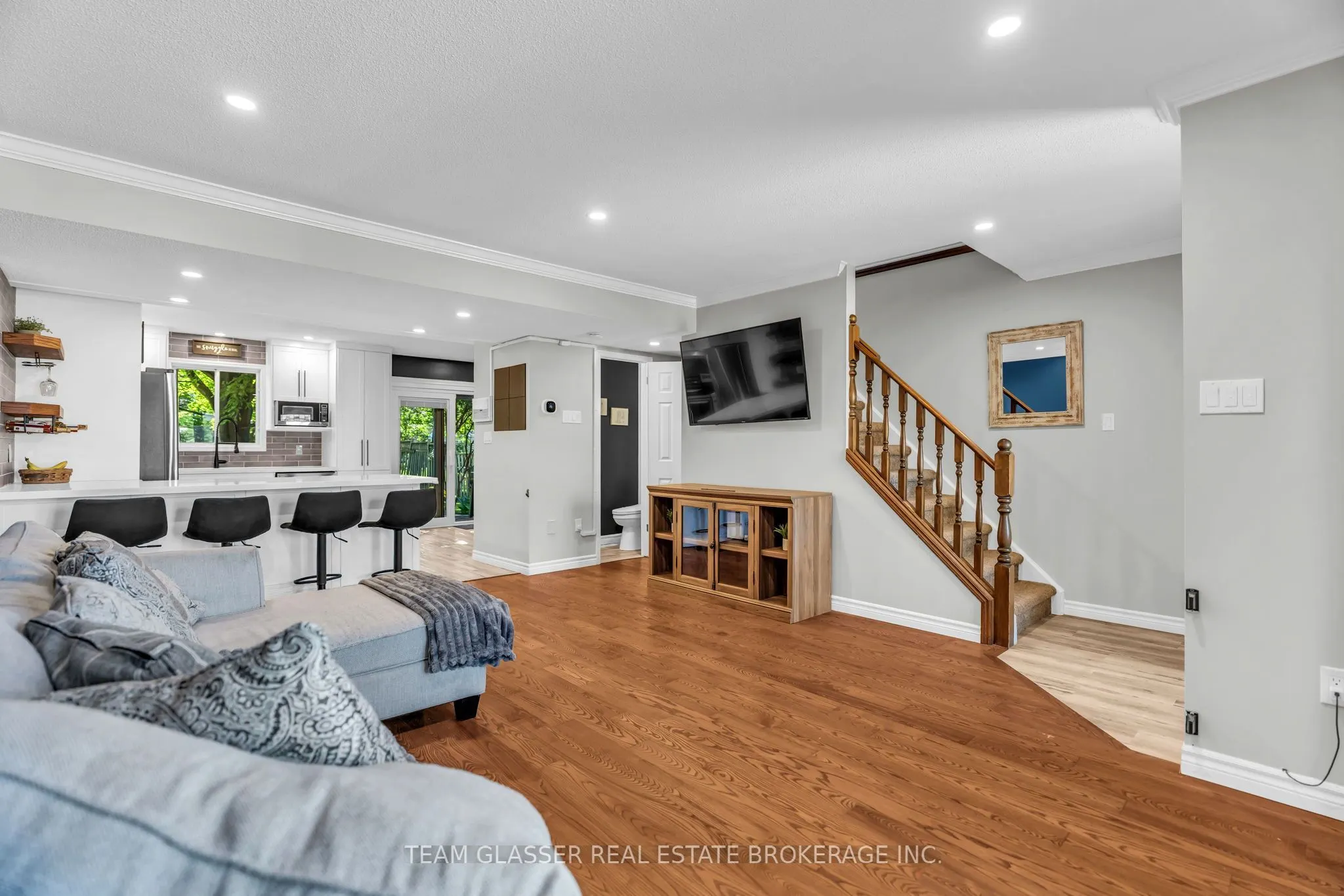 26 DAYBREAK Drive