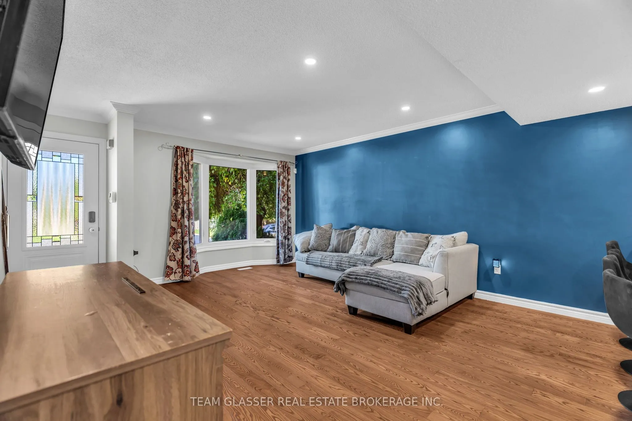 26 DAYBREAK Drive