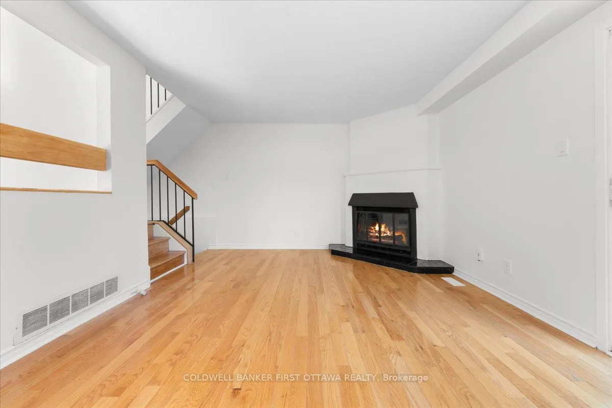 2F CASTLEBROOK Lane #12