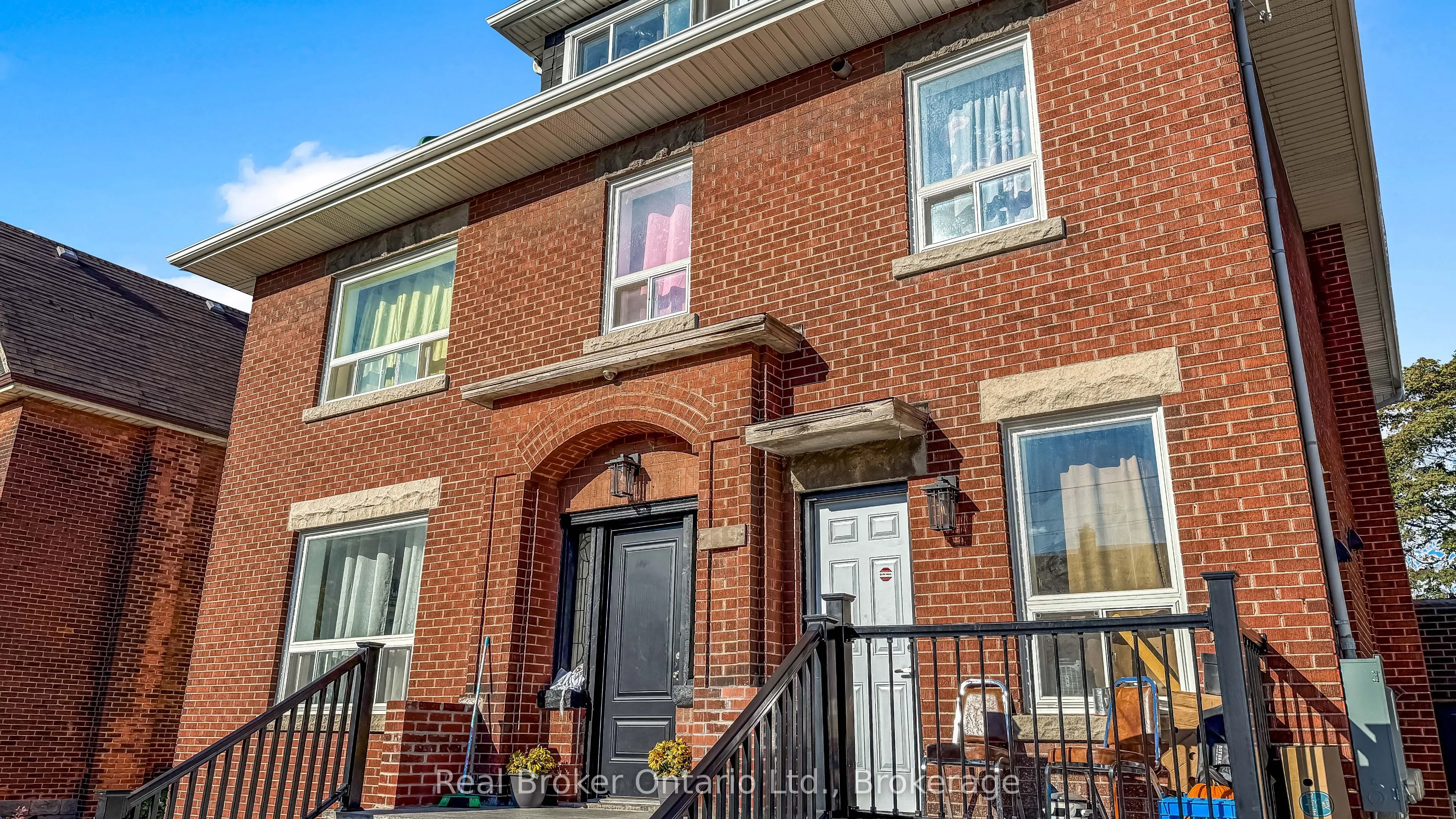 119 Ottawa Street N