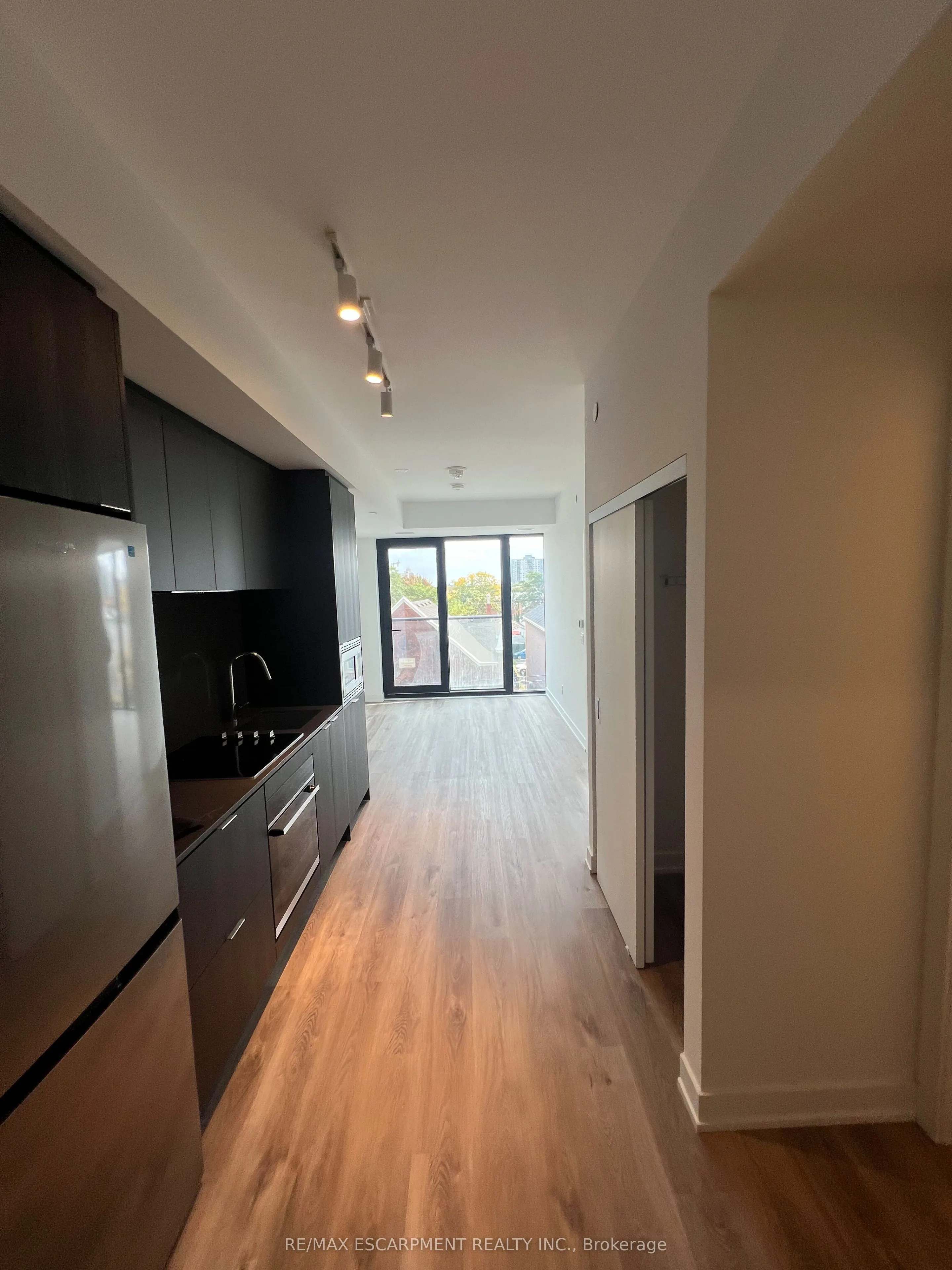 101 JOHN Street N #416