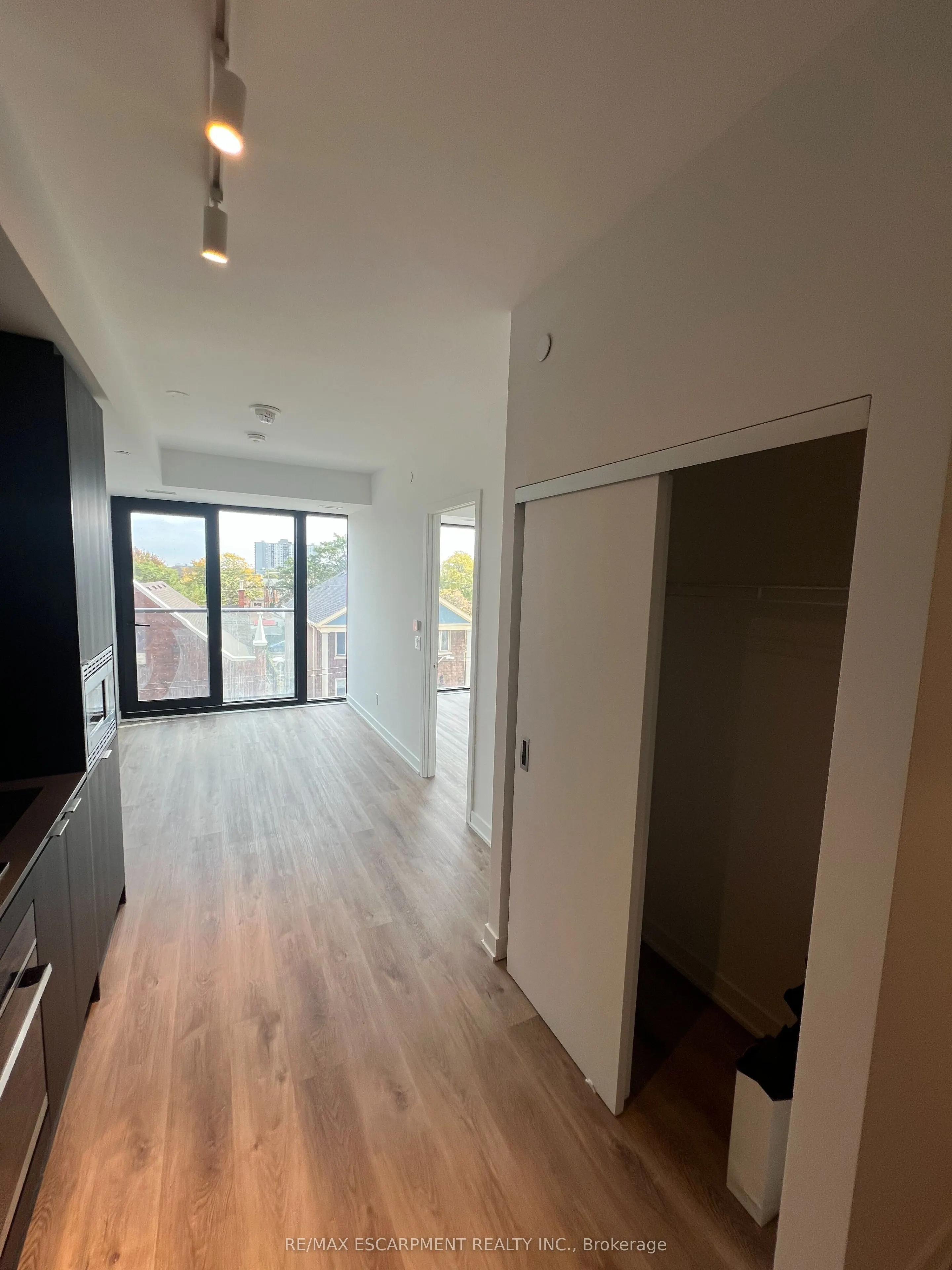 101 JOHN Street N #416