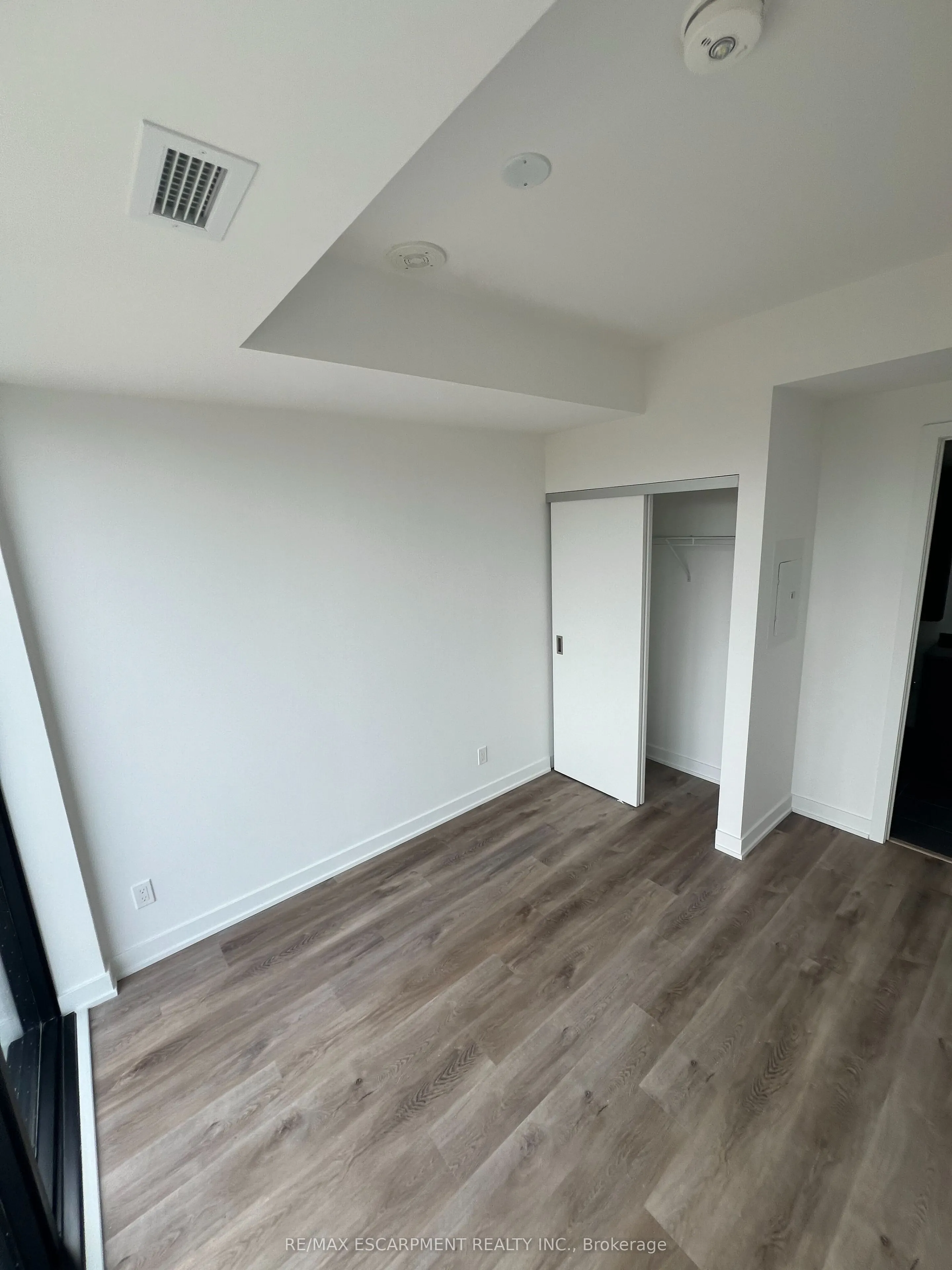 101 JOHN Street N #416
