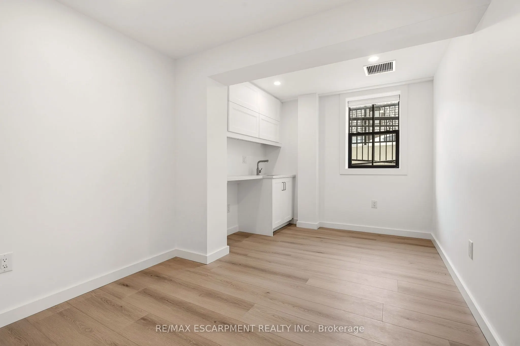 326 WILSON Street E #N. SUITE