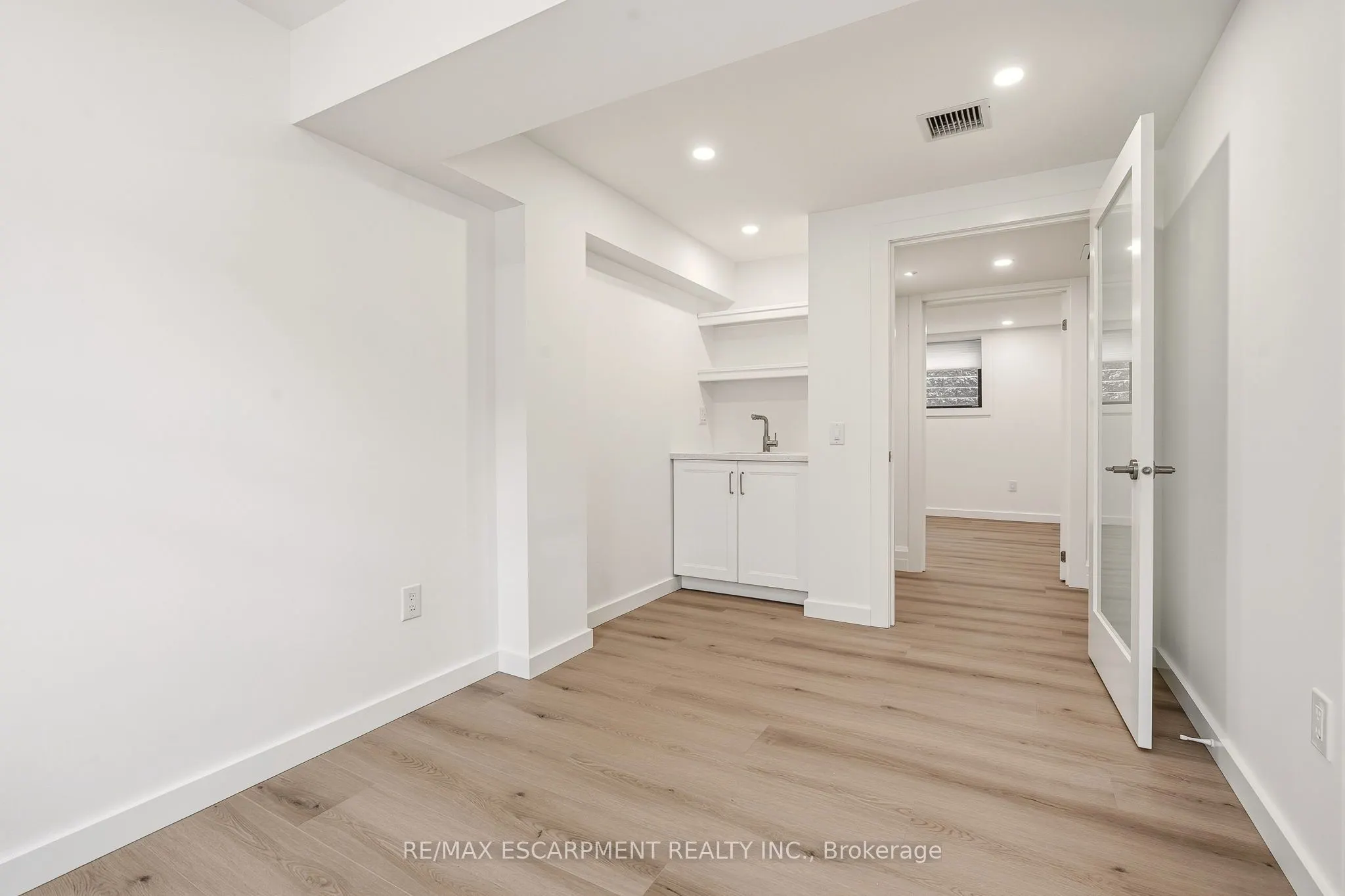 326 WILSON Street E #N. SUITE