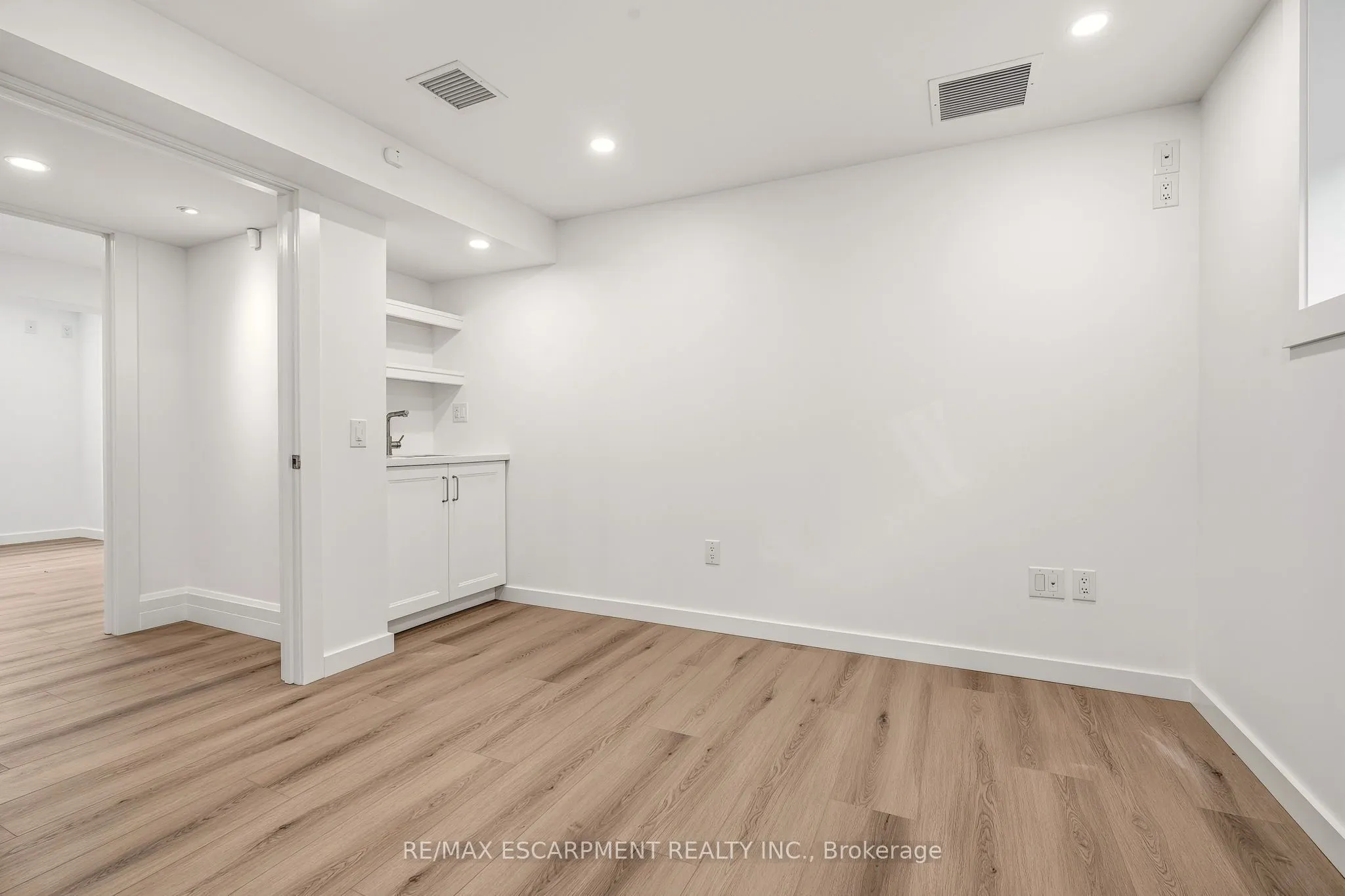 326 WILSON Street E #N. SUITE