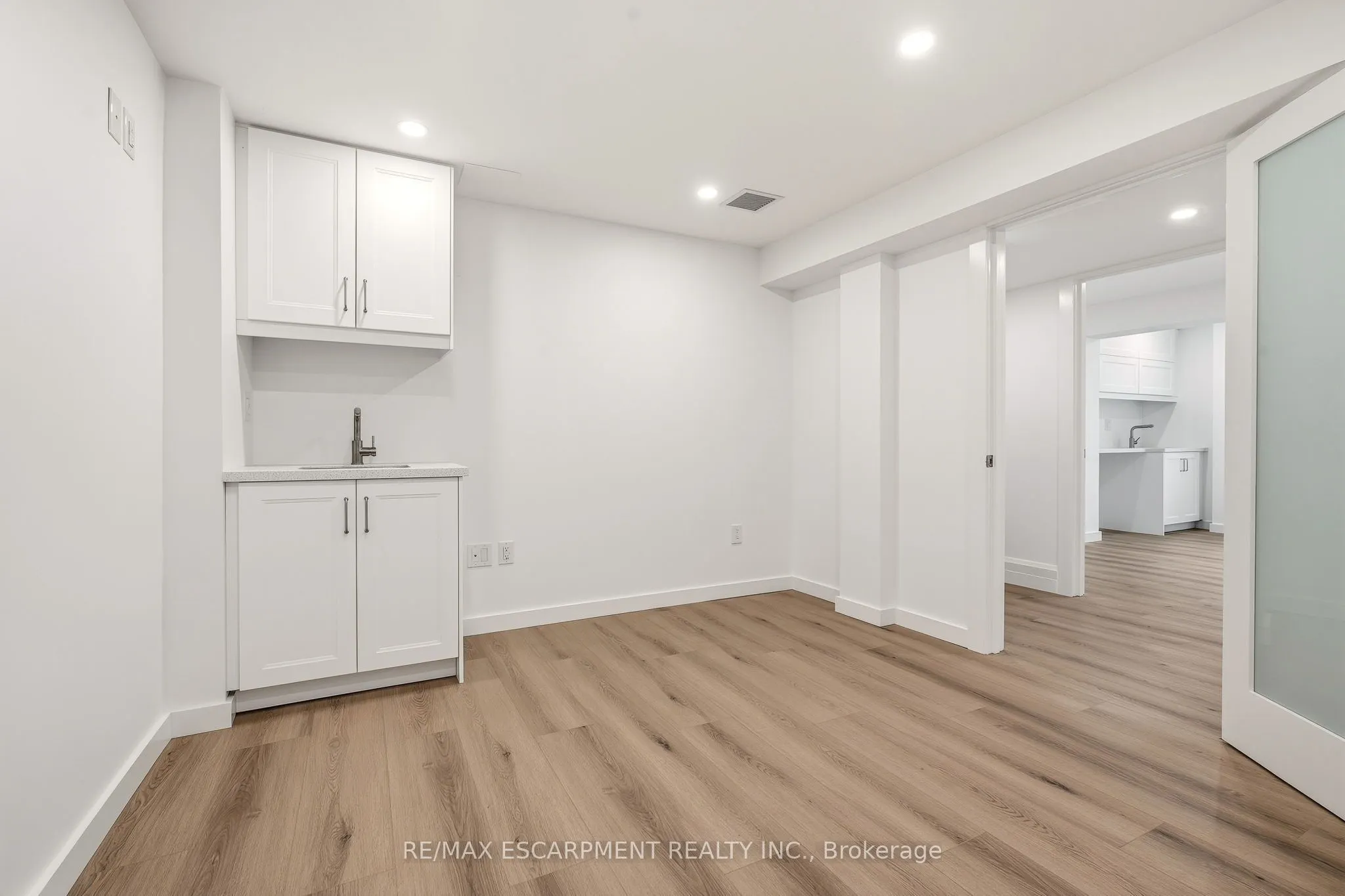 326 WILSON Street E #N. SUITE