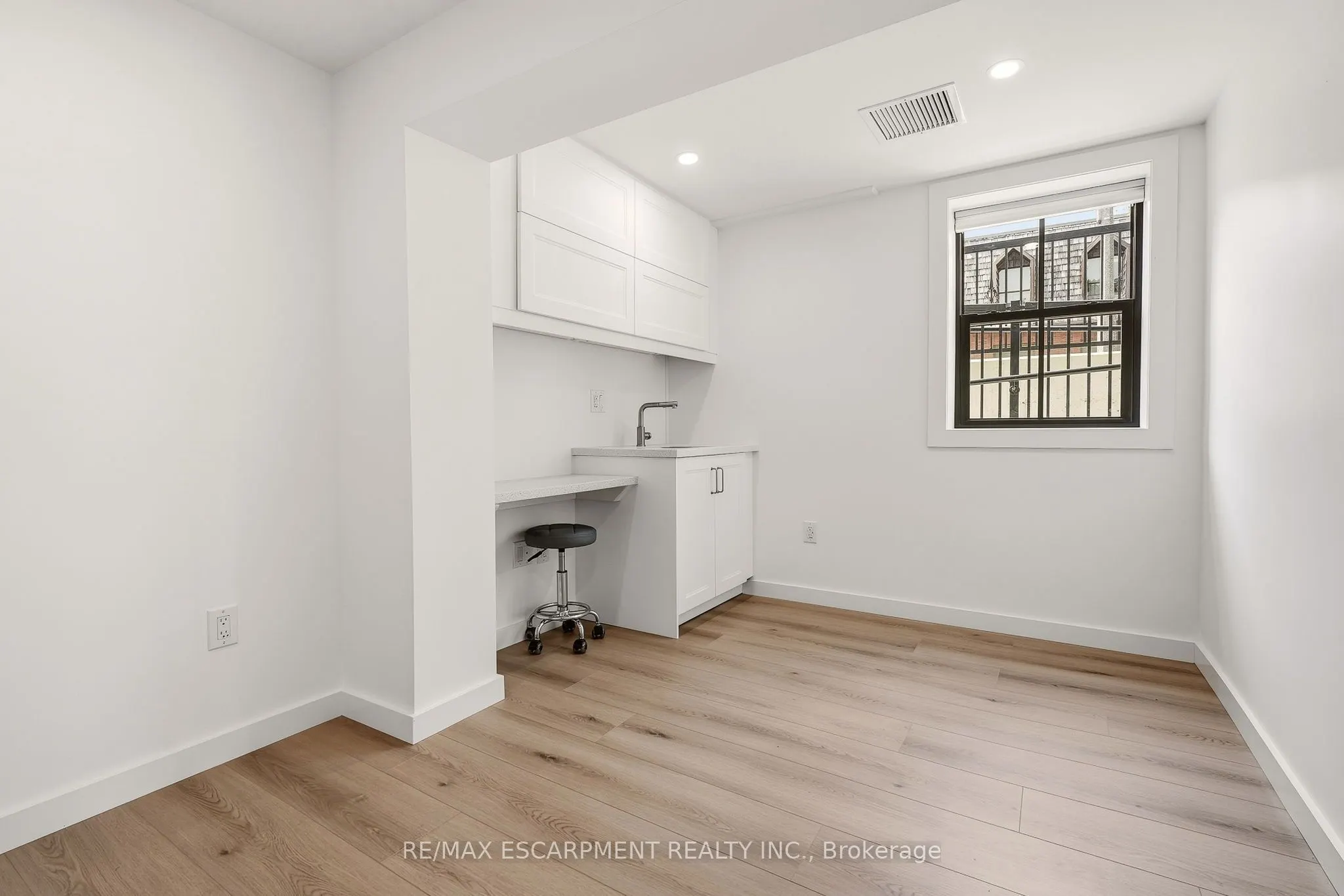 326 WILSON Street E #N. SUITE