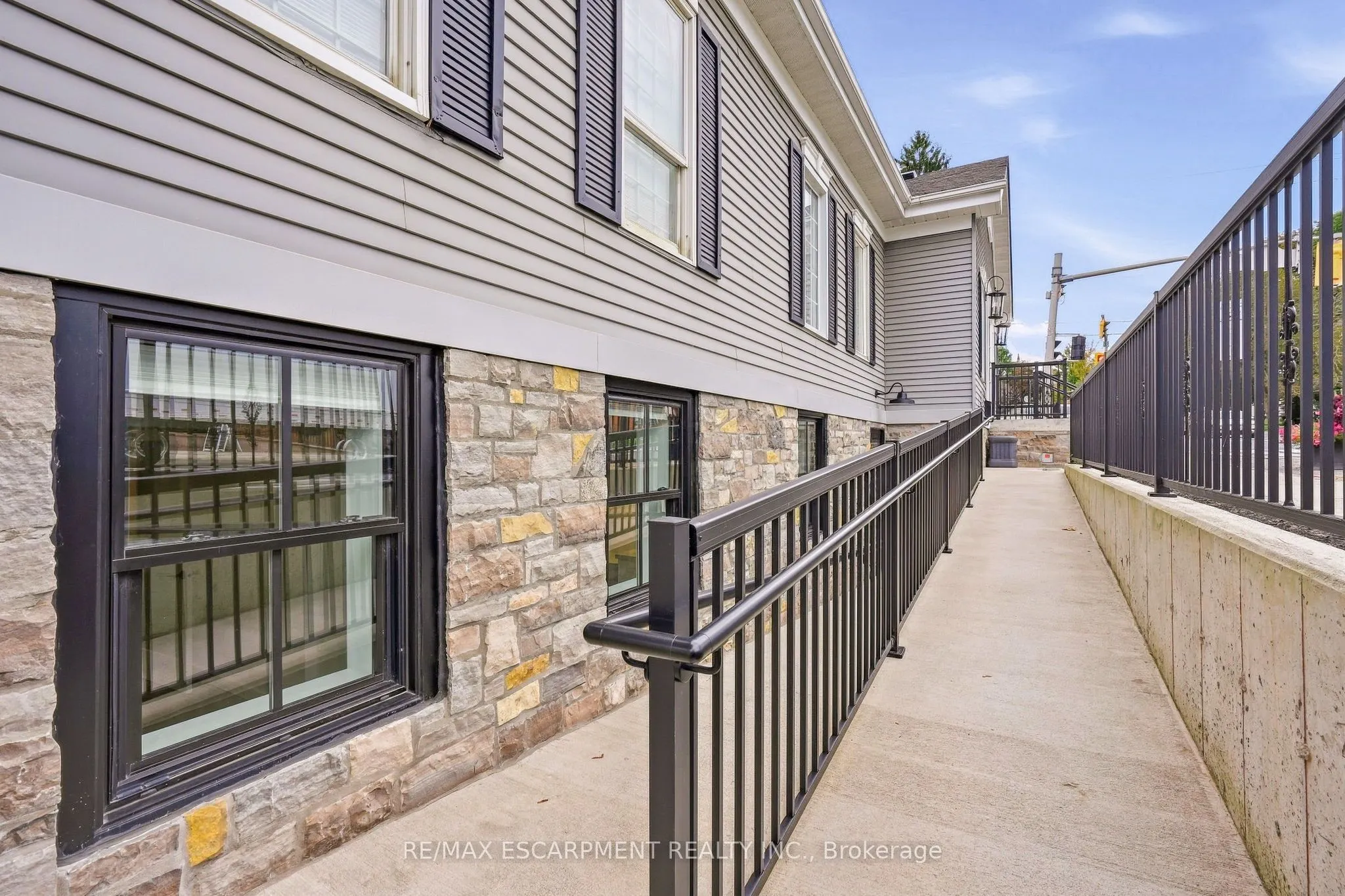326 WILSON Street E #N. SUITE