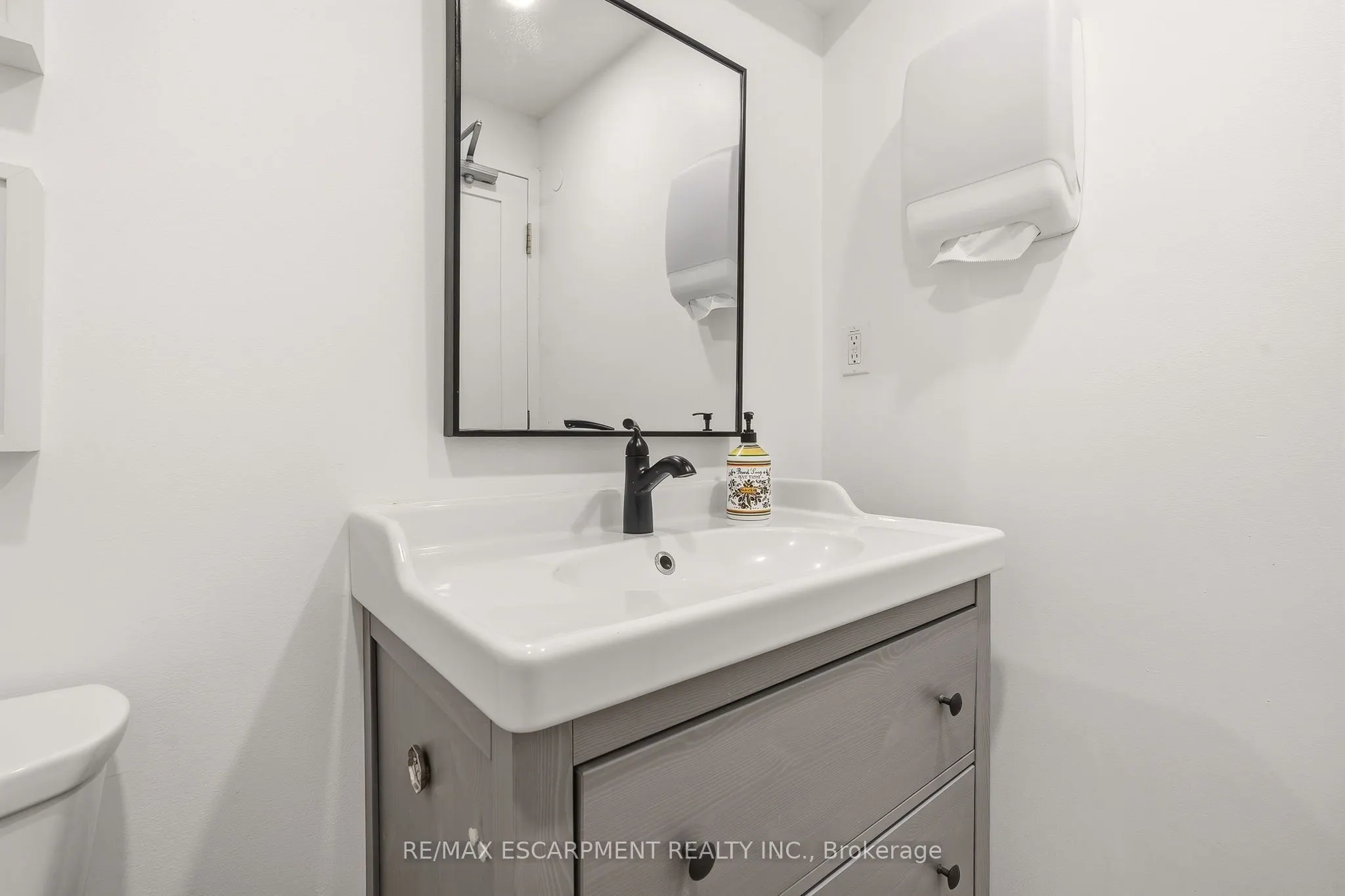 326 WILSON Street E #N. SUITE