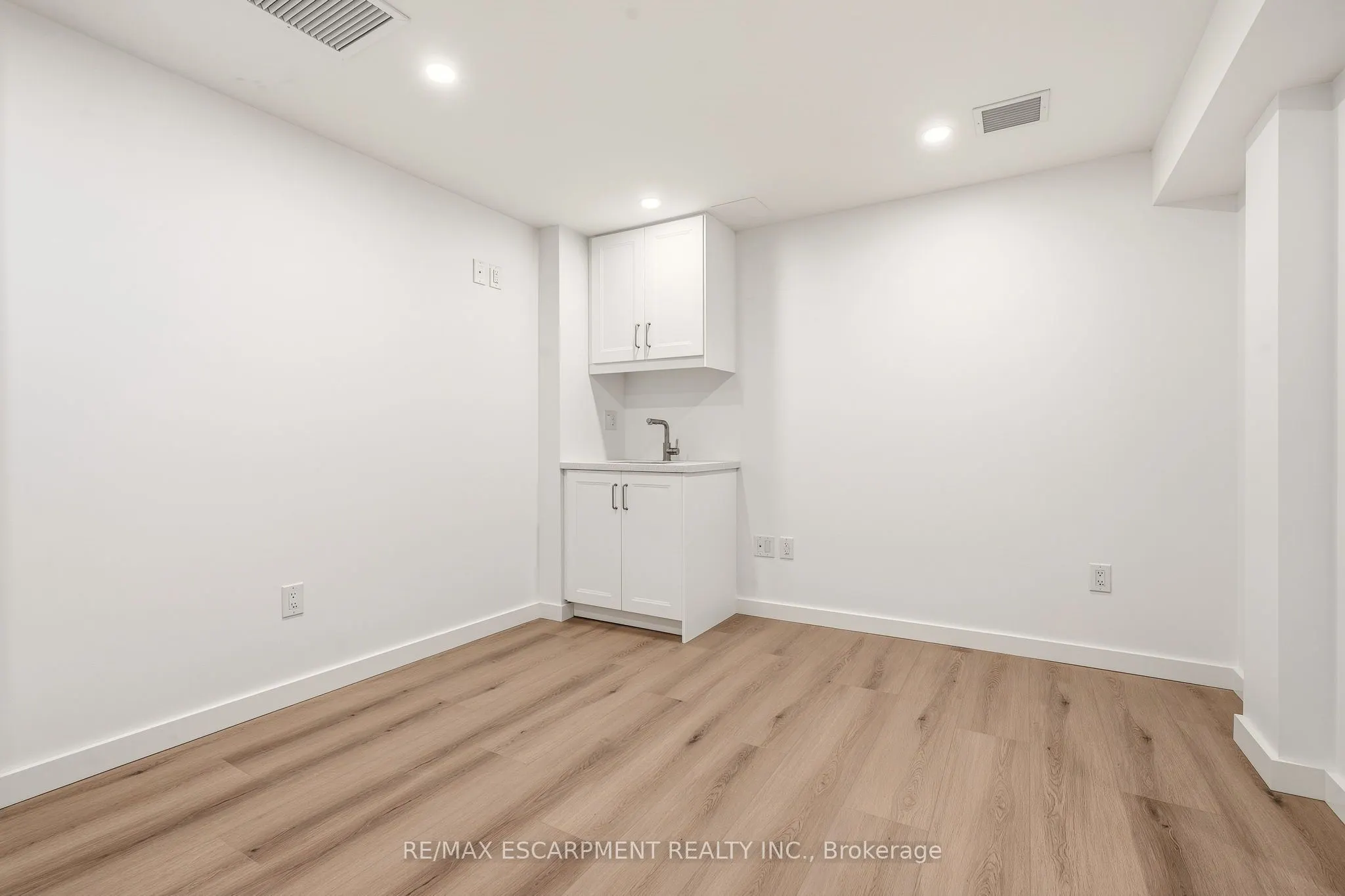 326 WILSON Street E #N. SUITE