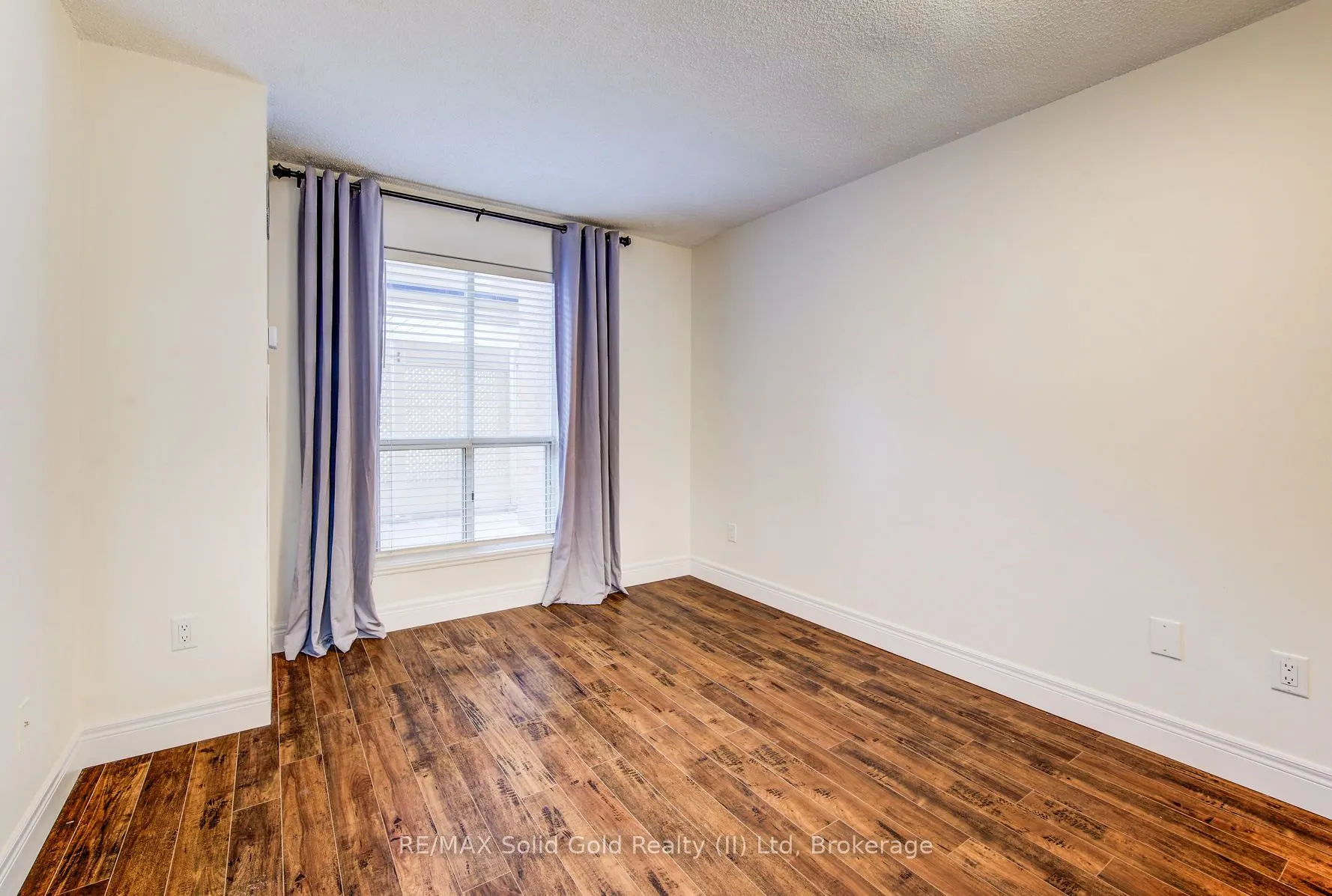 1414 King Street E #101