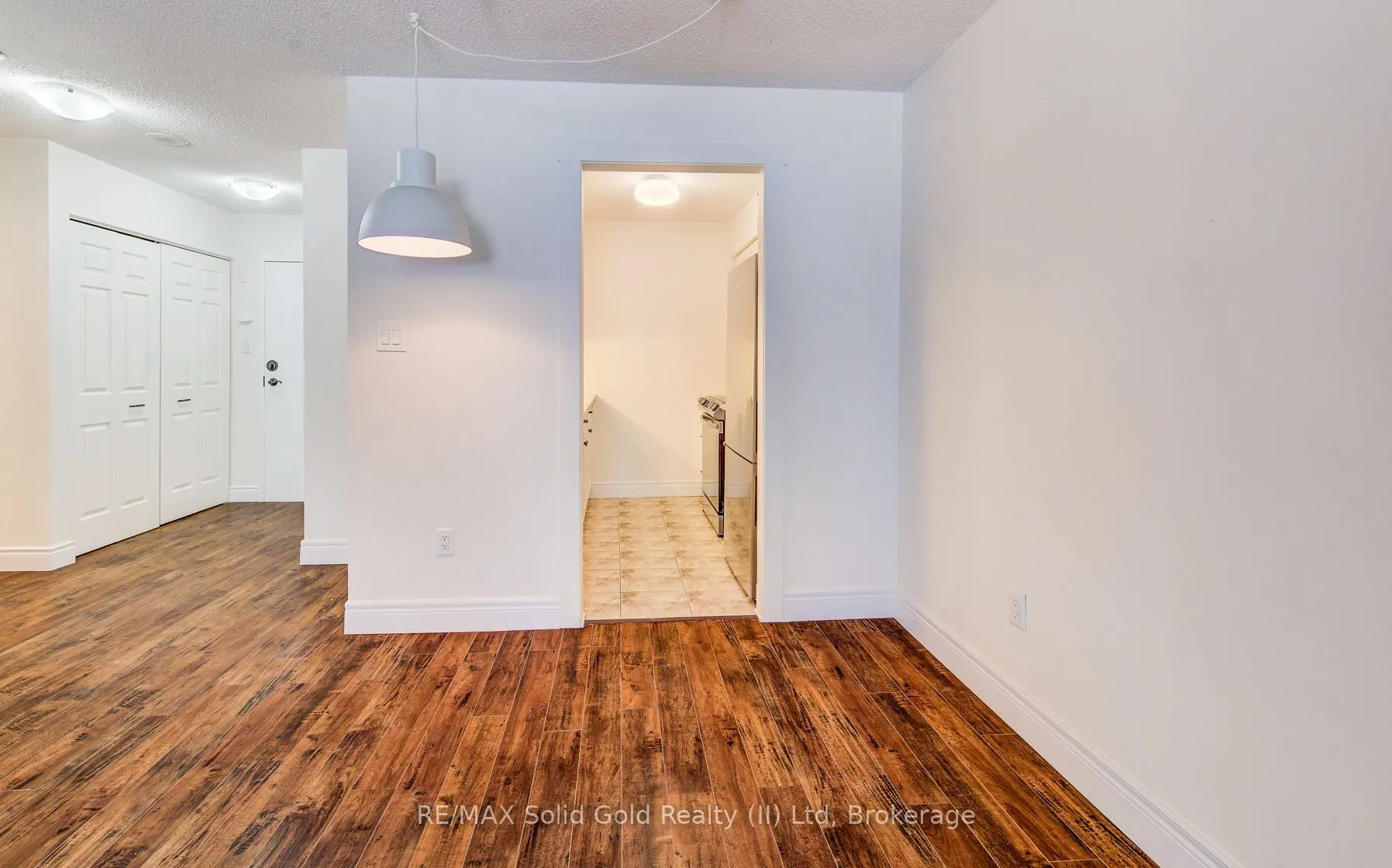 1414 King Street E #101