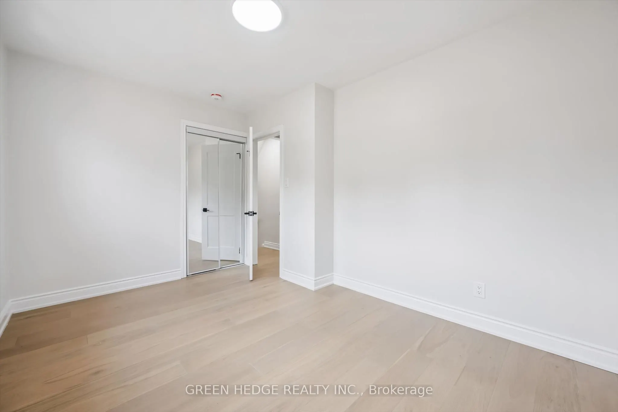 385 Village Crescent