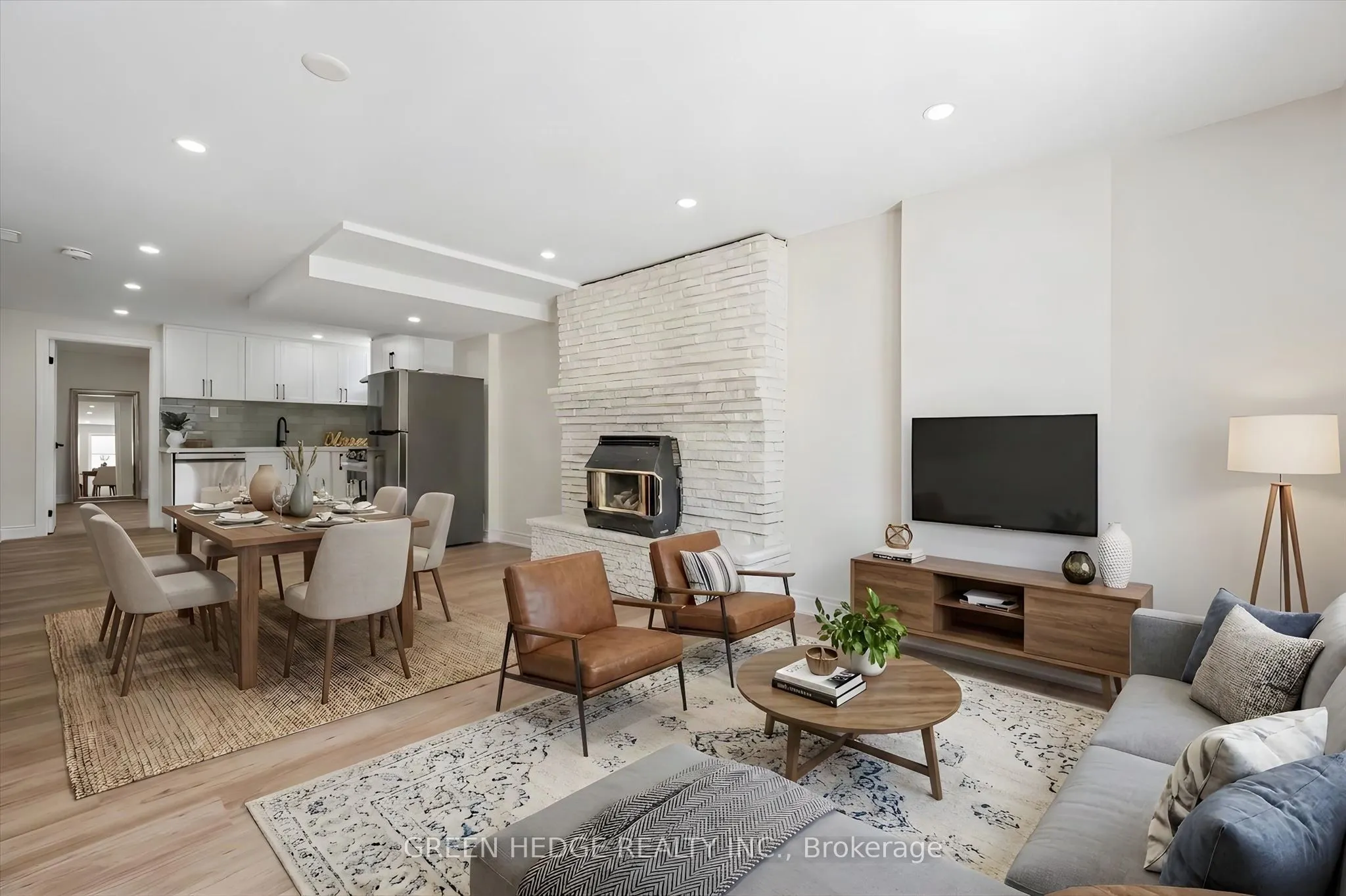 385 Village Crescent