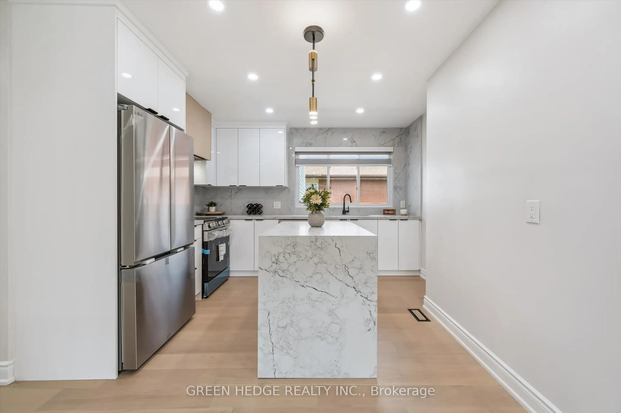385 Village Crescent