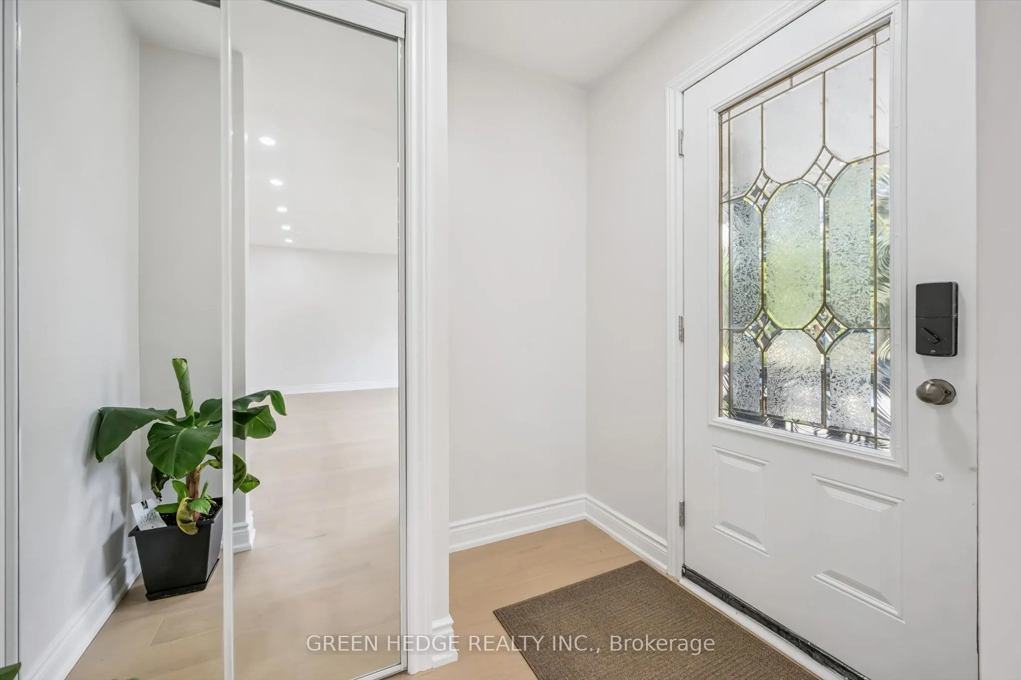 385 Village Crescent