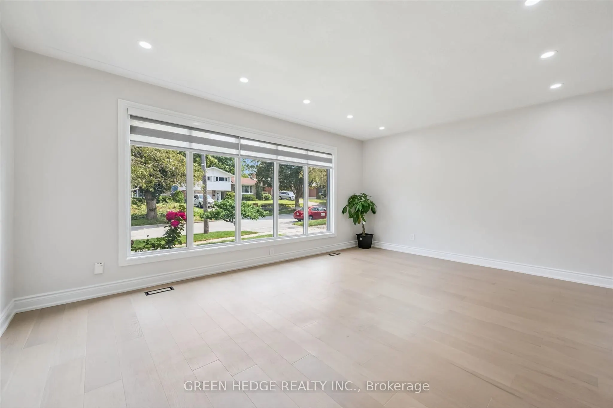 385 Village Crescent
