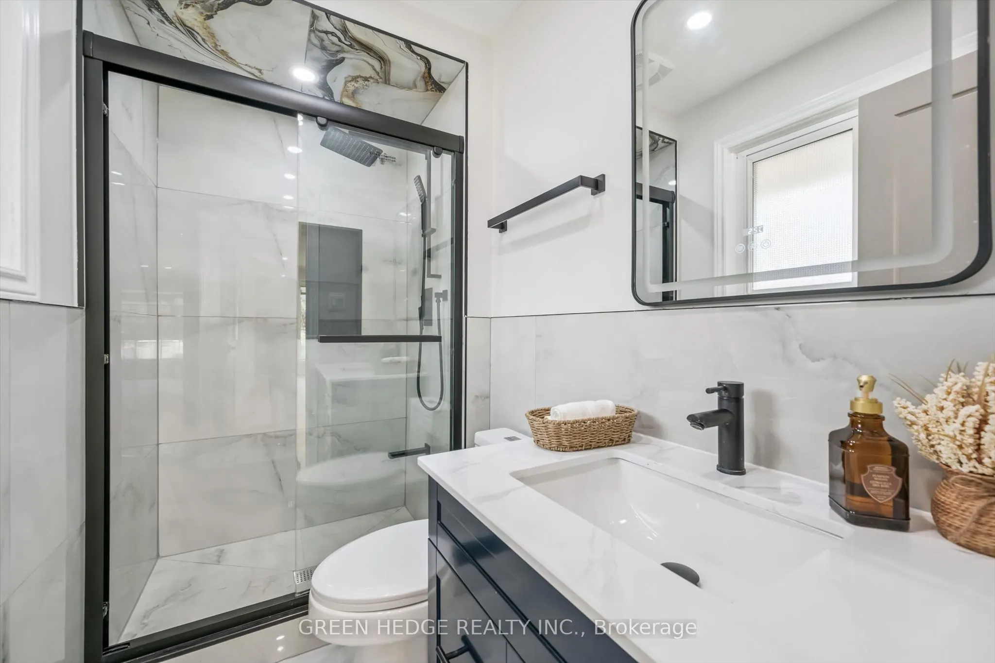 385 Village Crescent