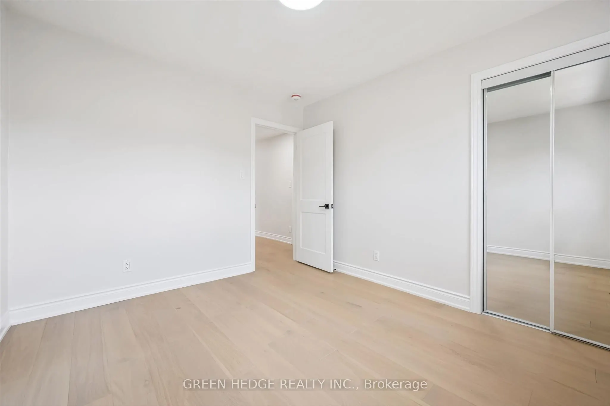 385 Village Crescent