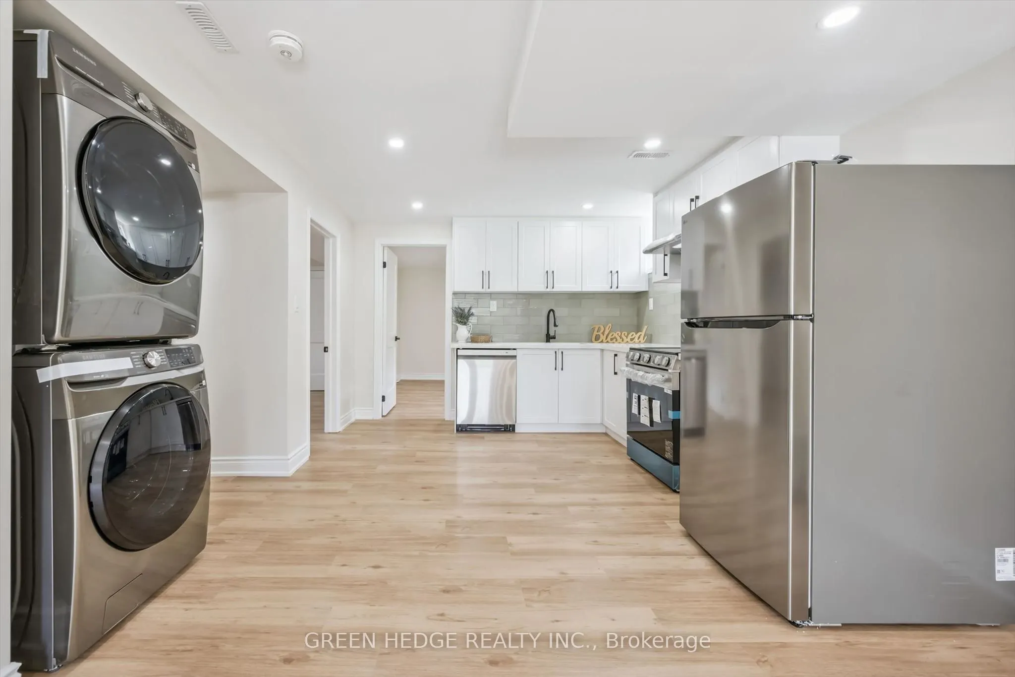 385 Village Crescent