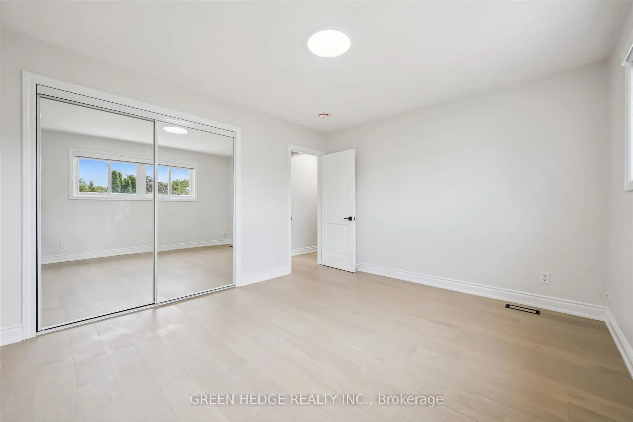 385 Village Crescent