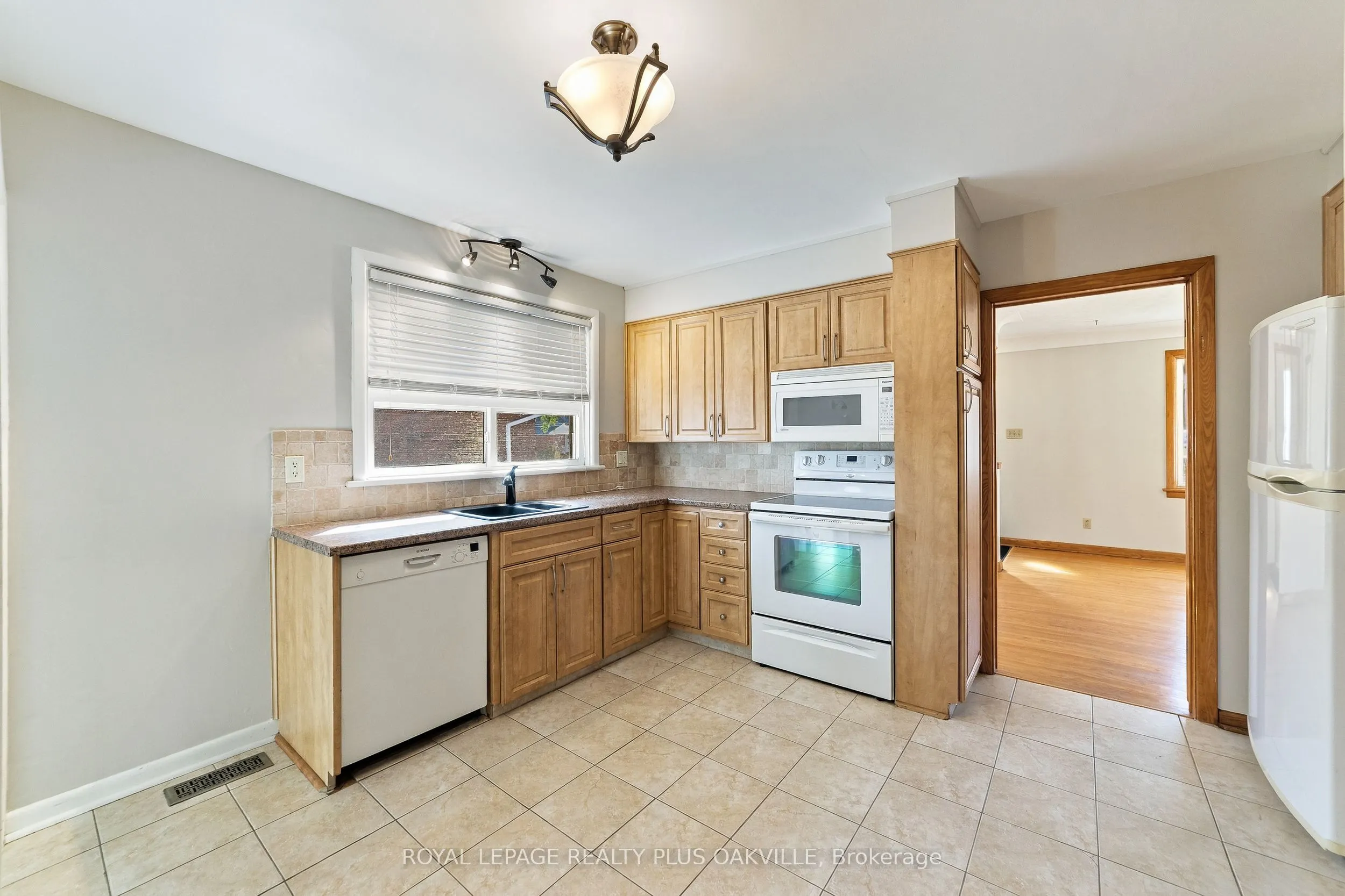 19 Endfield Avenue