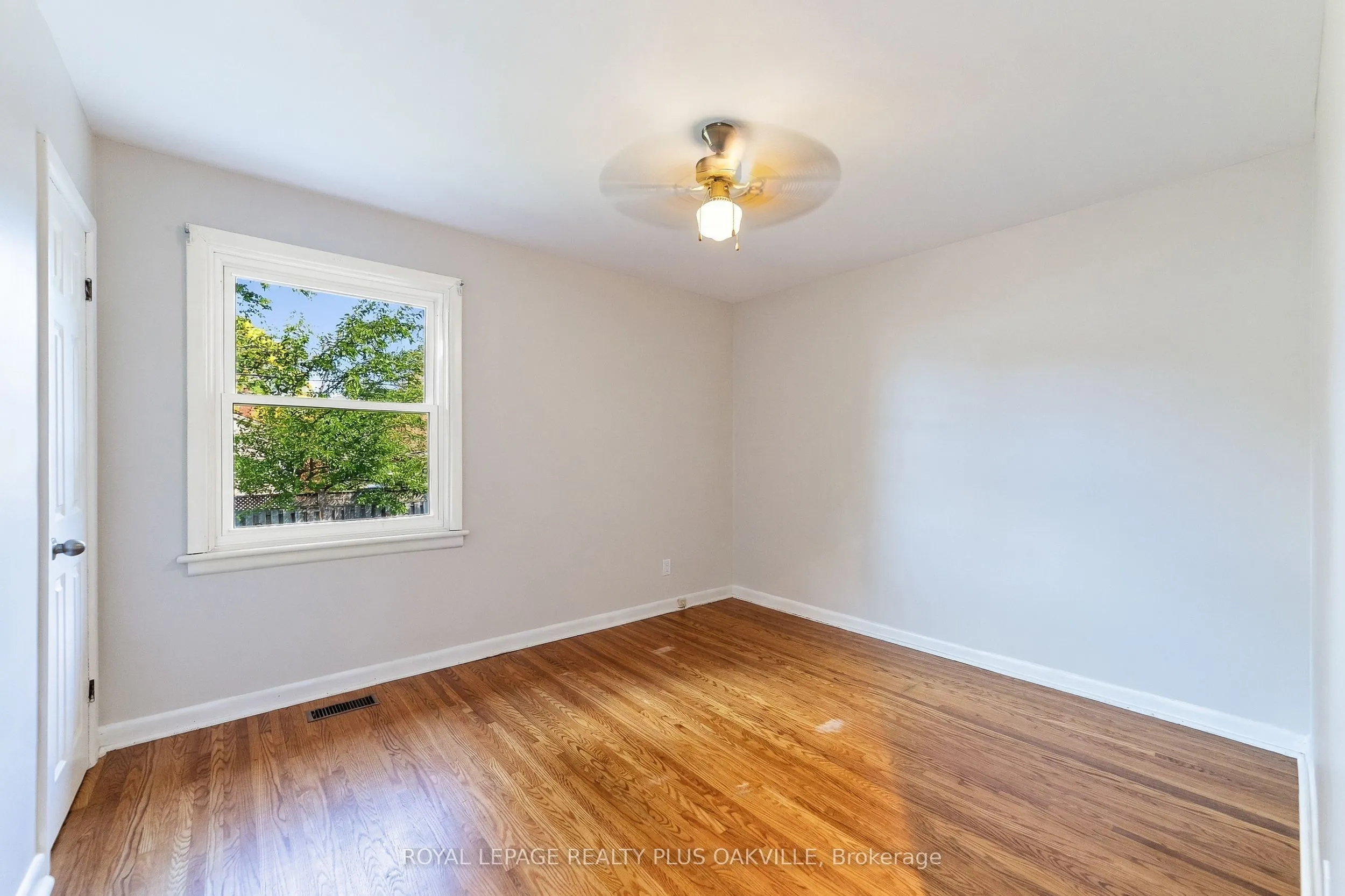 19 Endfield Avenue
