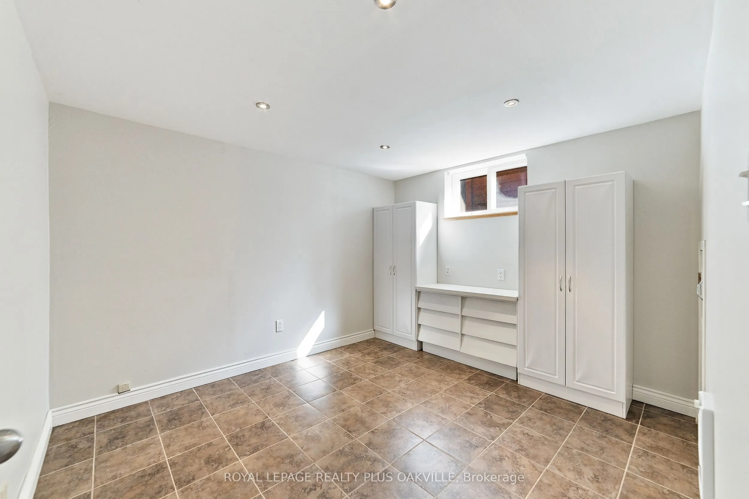 19 Endfield Avenue