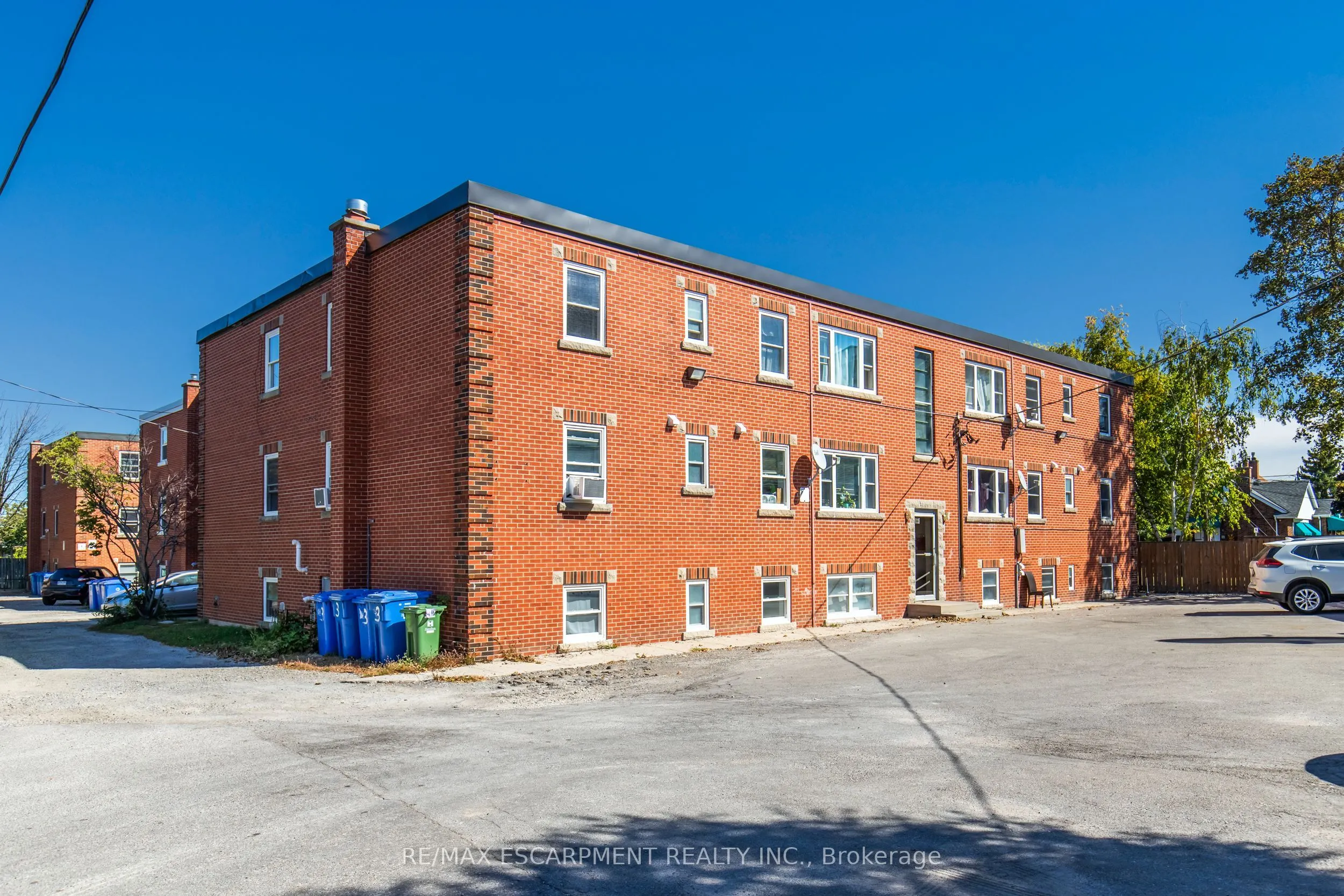 3 Applewood Avenue #1