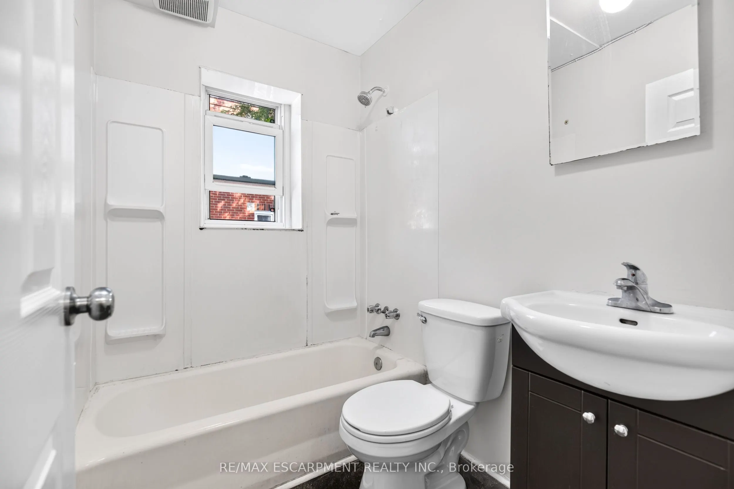 3 Applewood Avenue #3