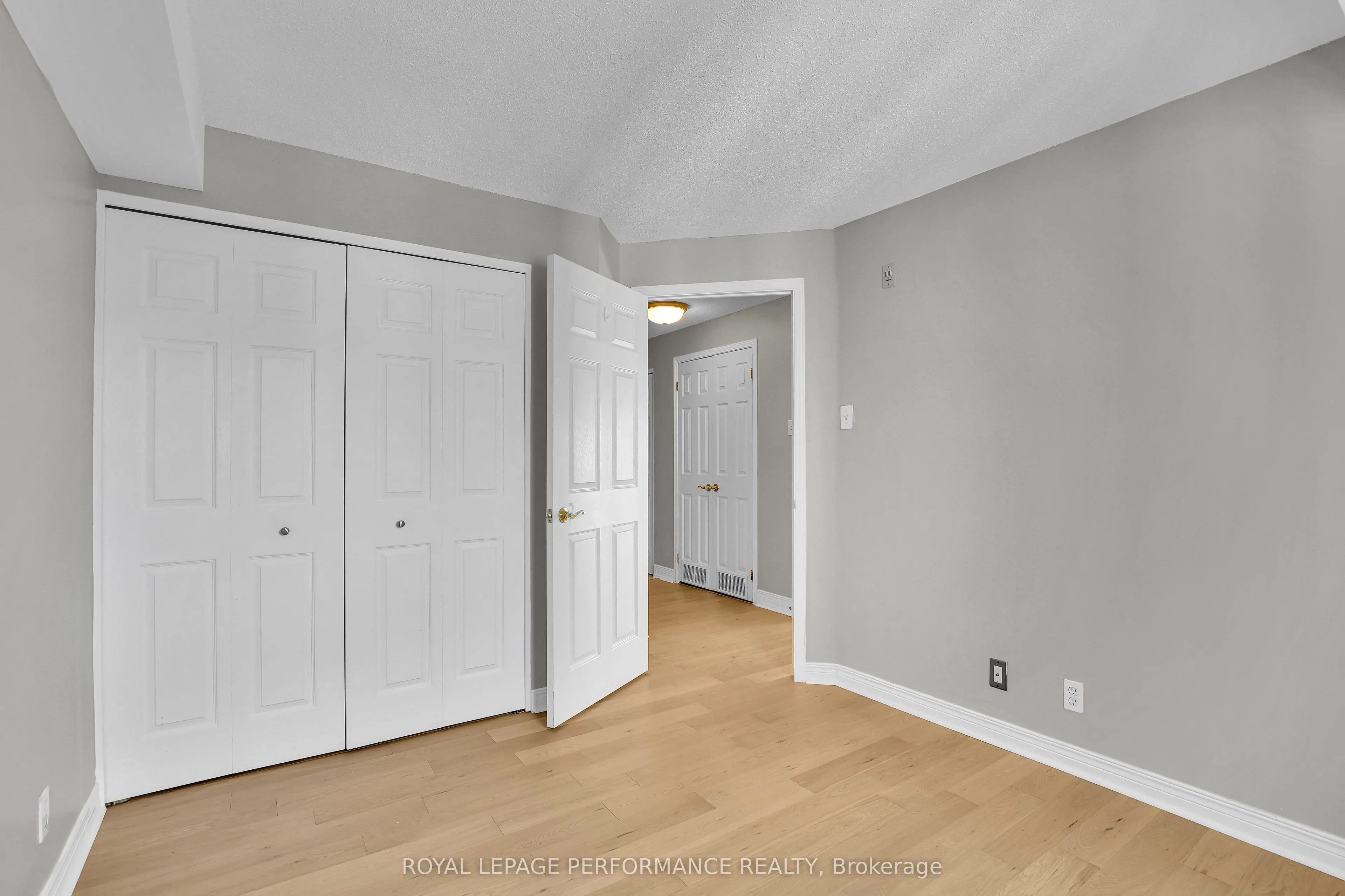 429 SOMERSET Street W #712