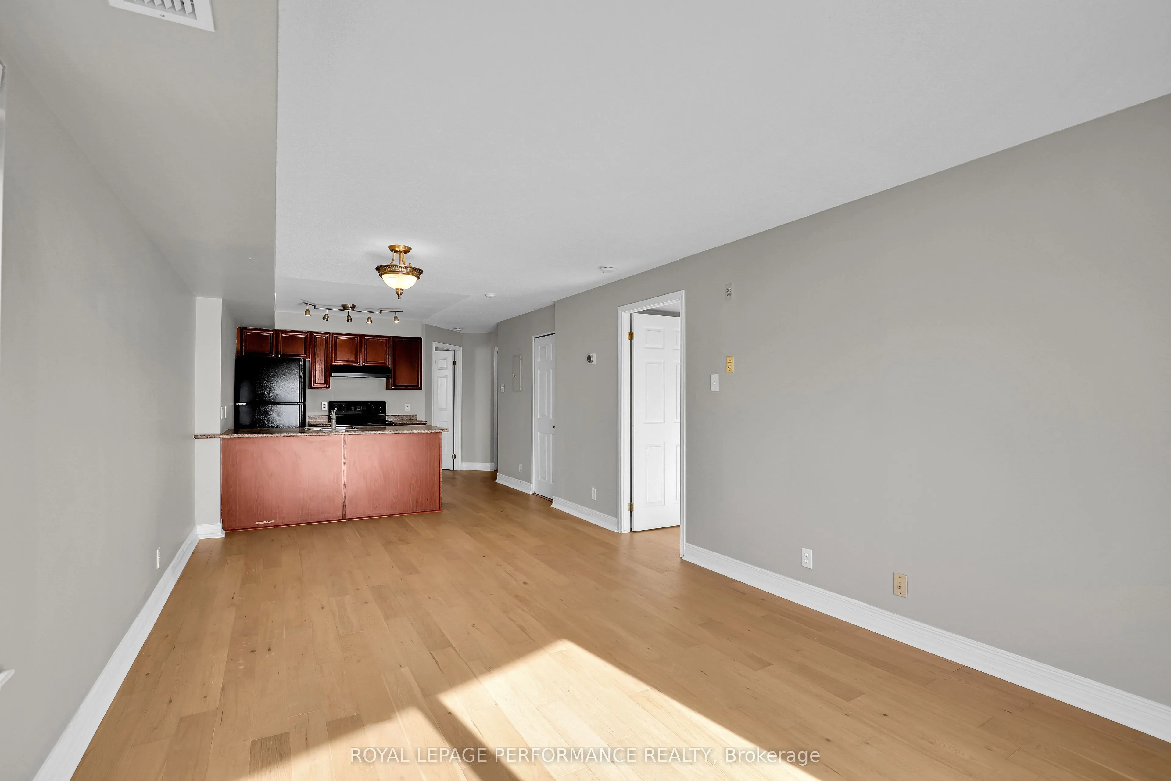 429 SOMERSET Street W #712