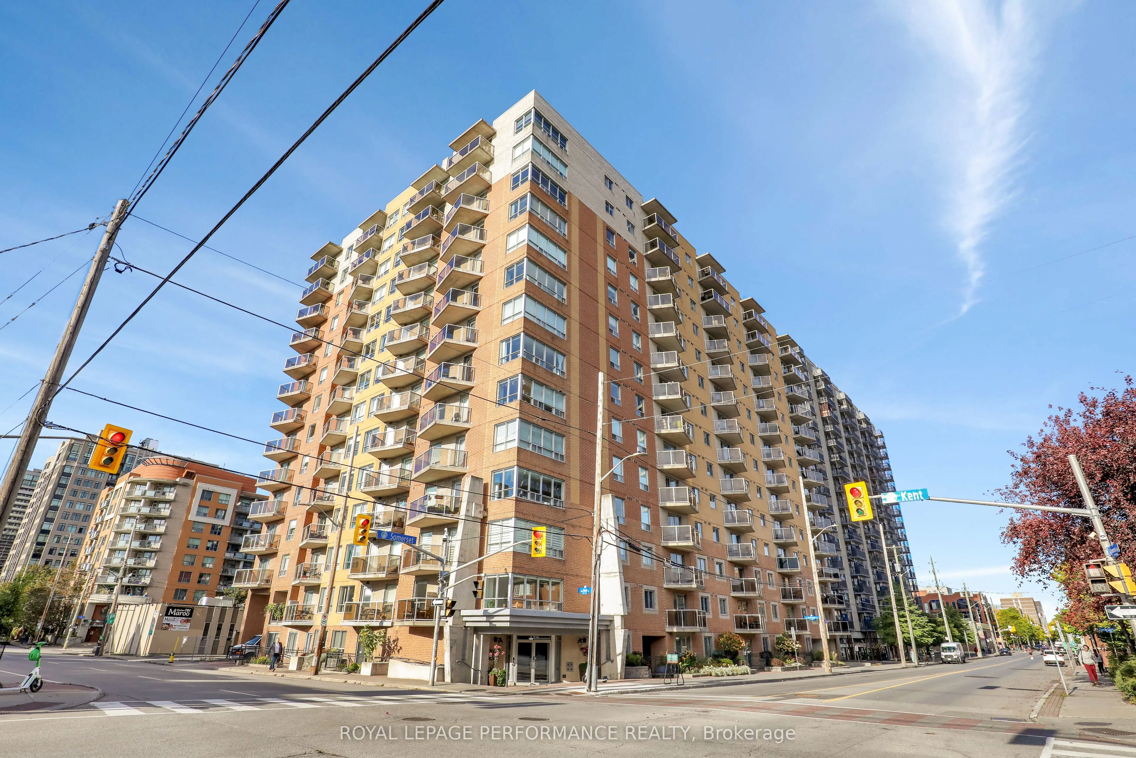 429 SOMERSET Street W #712