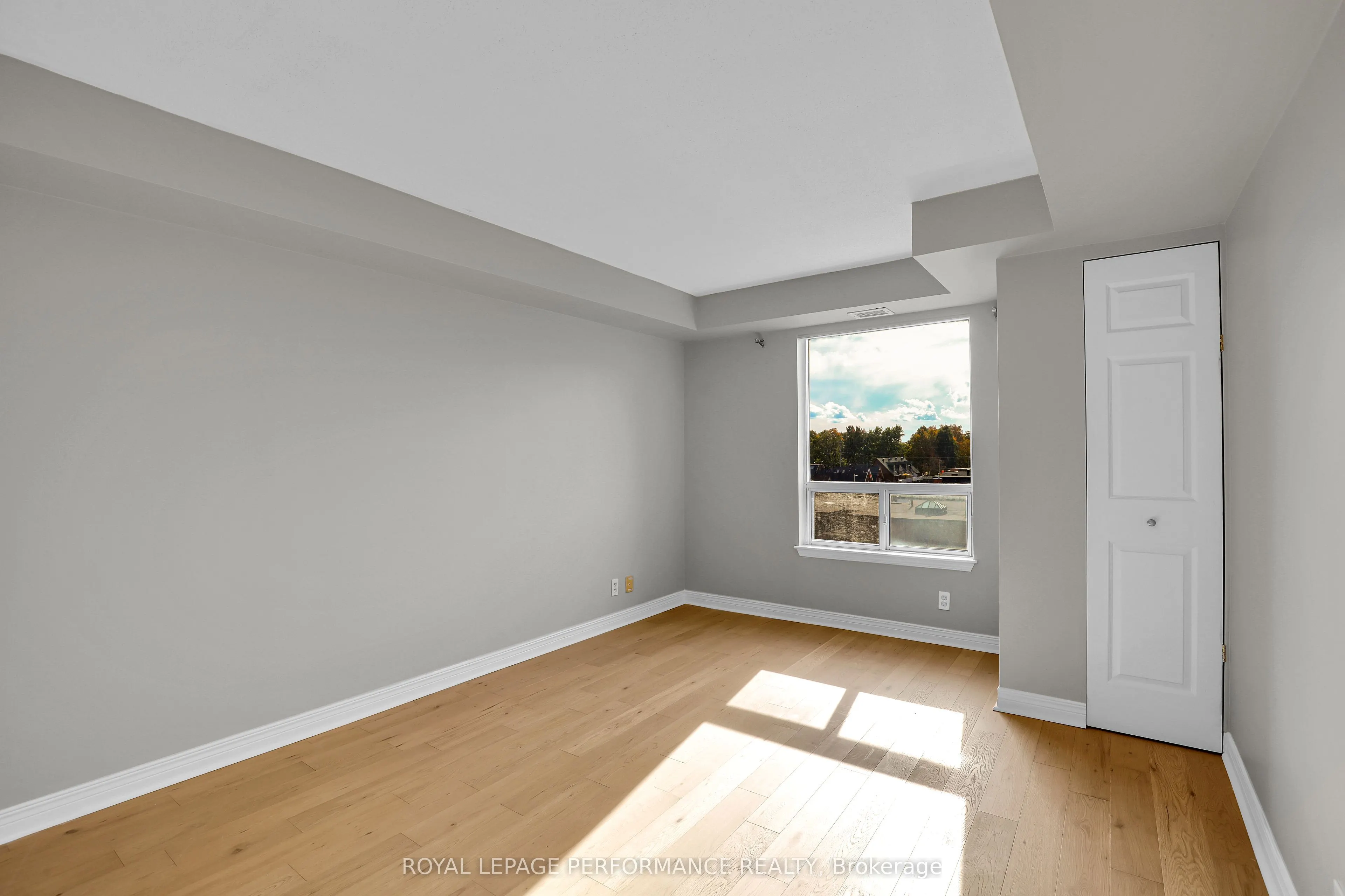 429 SOMERSET Street W #712