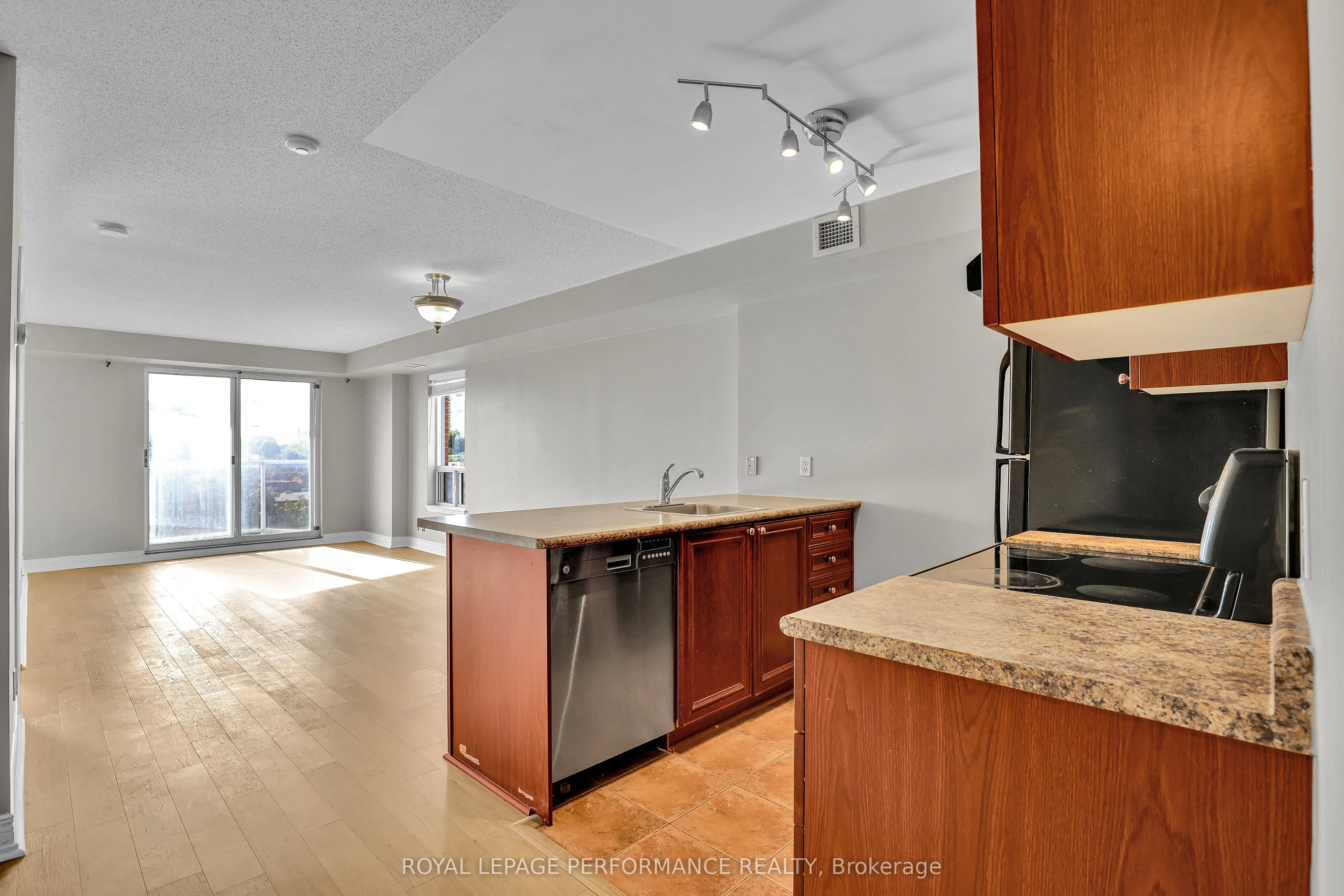 429 SOMERSET Street W #712