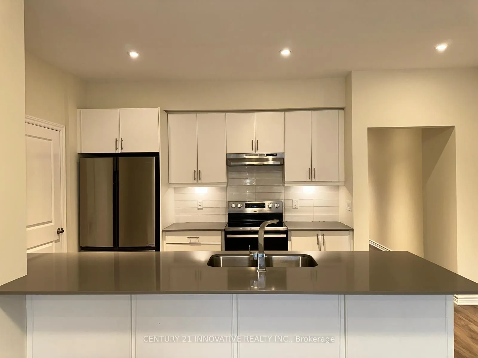 17 Lakewood Crescent S #35