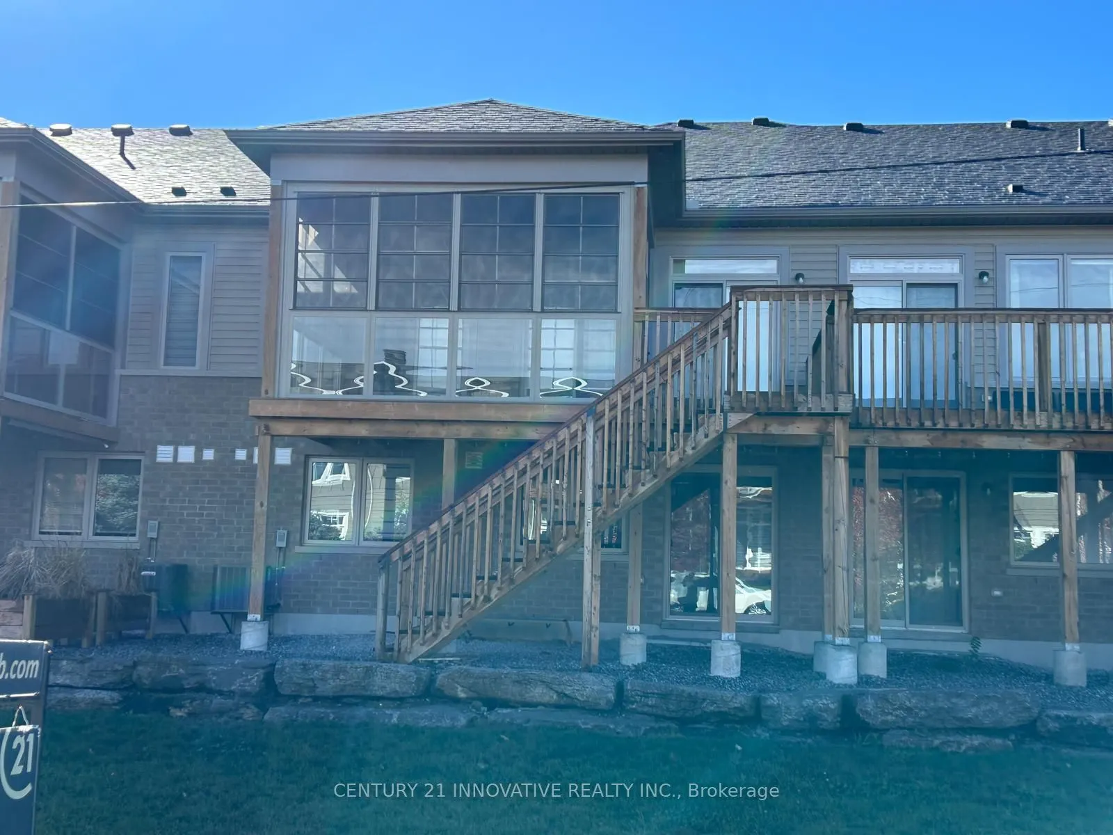 17 Lakewood Crescent S #35