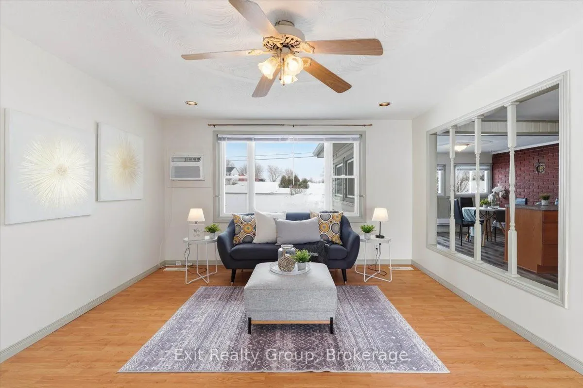 1083 Lakeside Drive