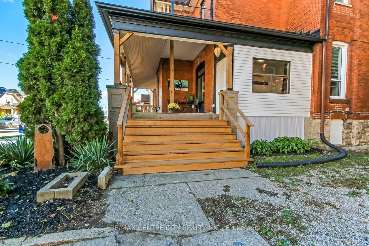 20 Alma Street