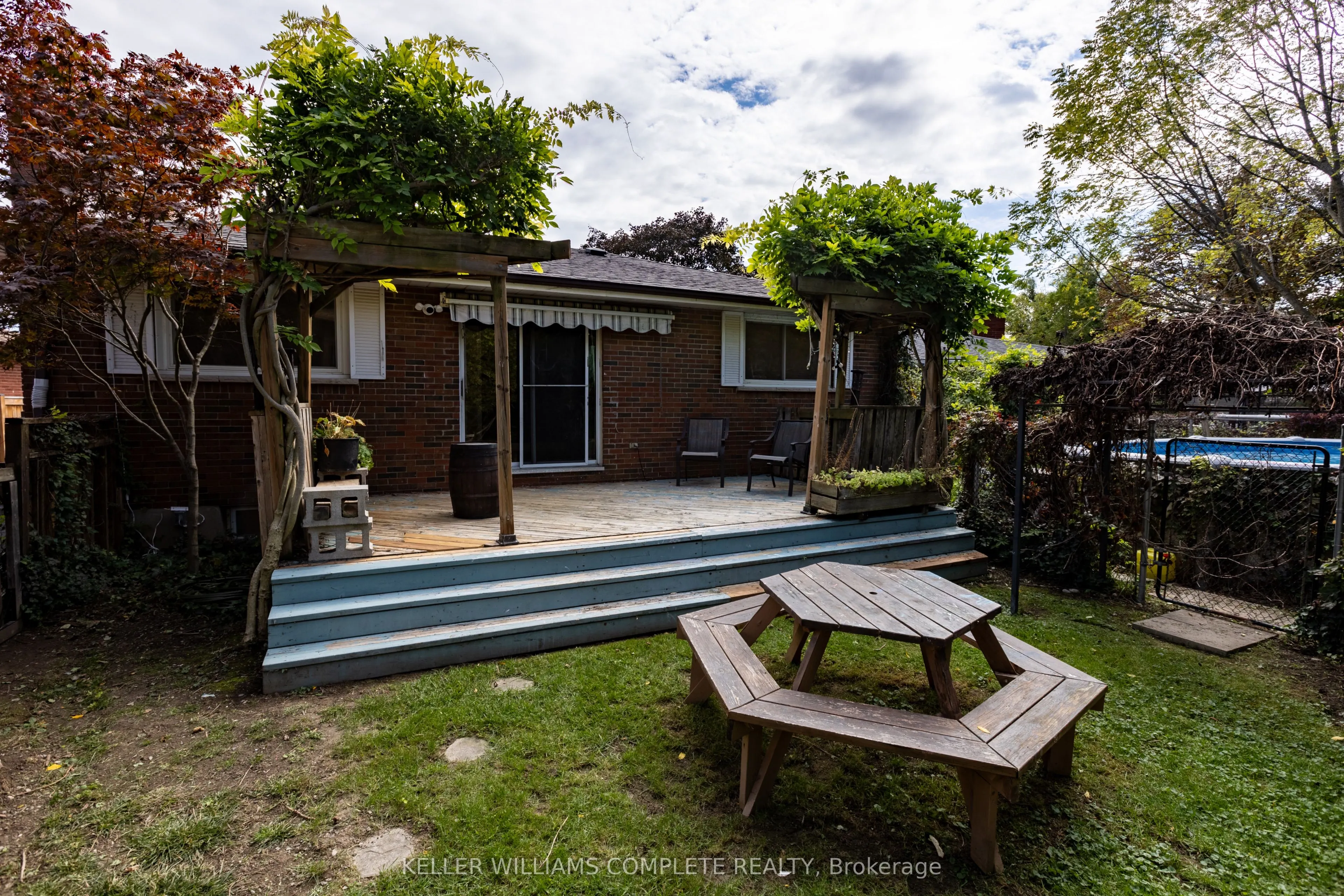 9 Glen Avenue