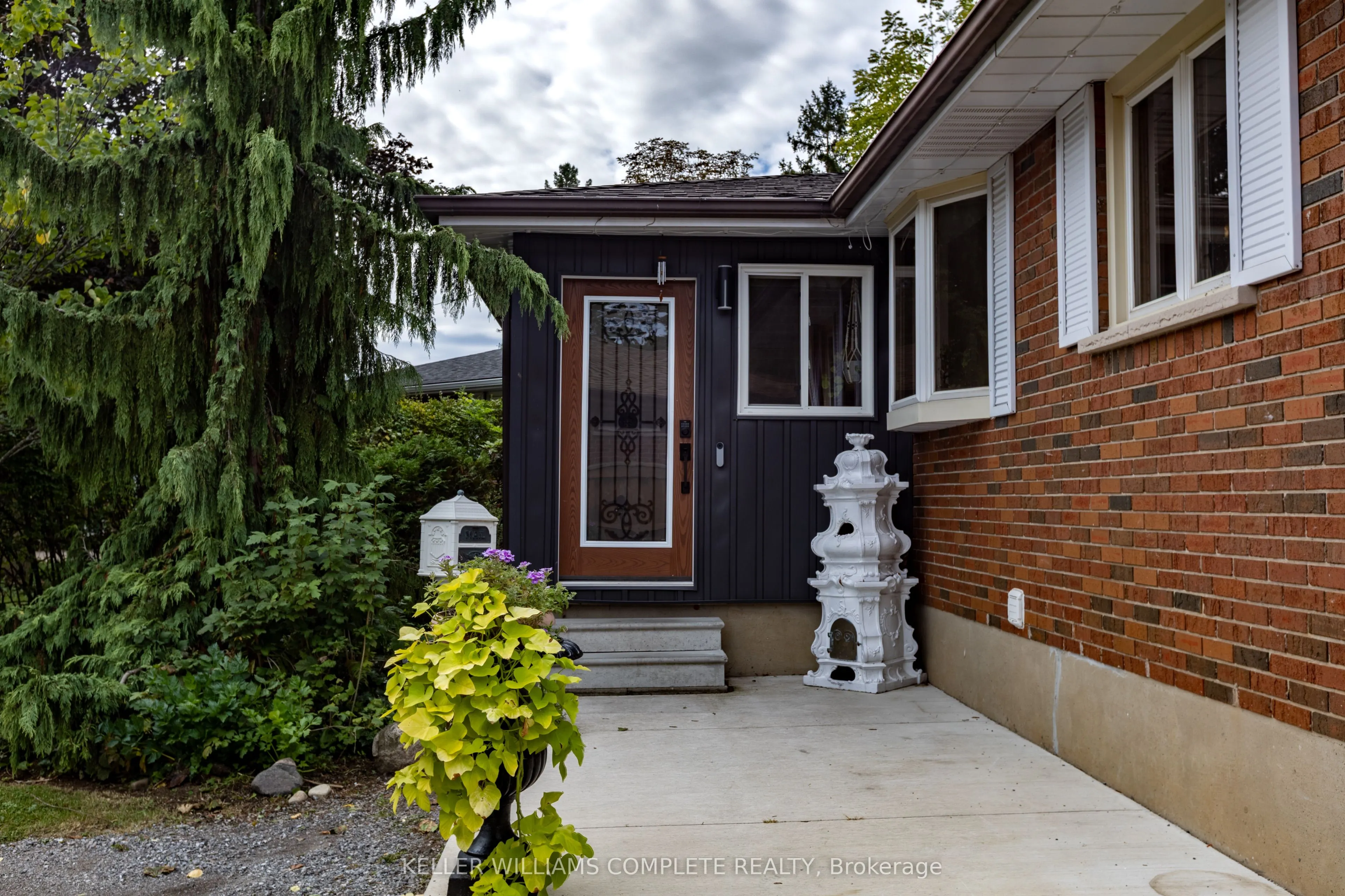 9 Glen Avenue