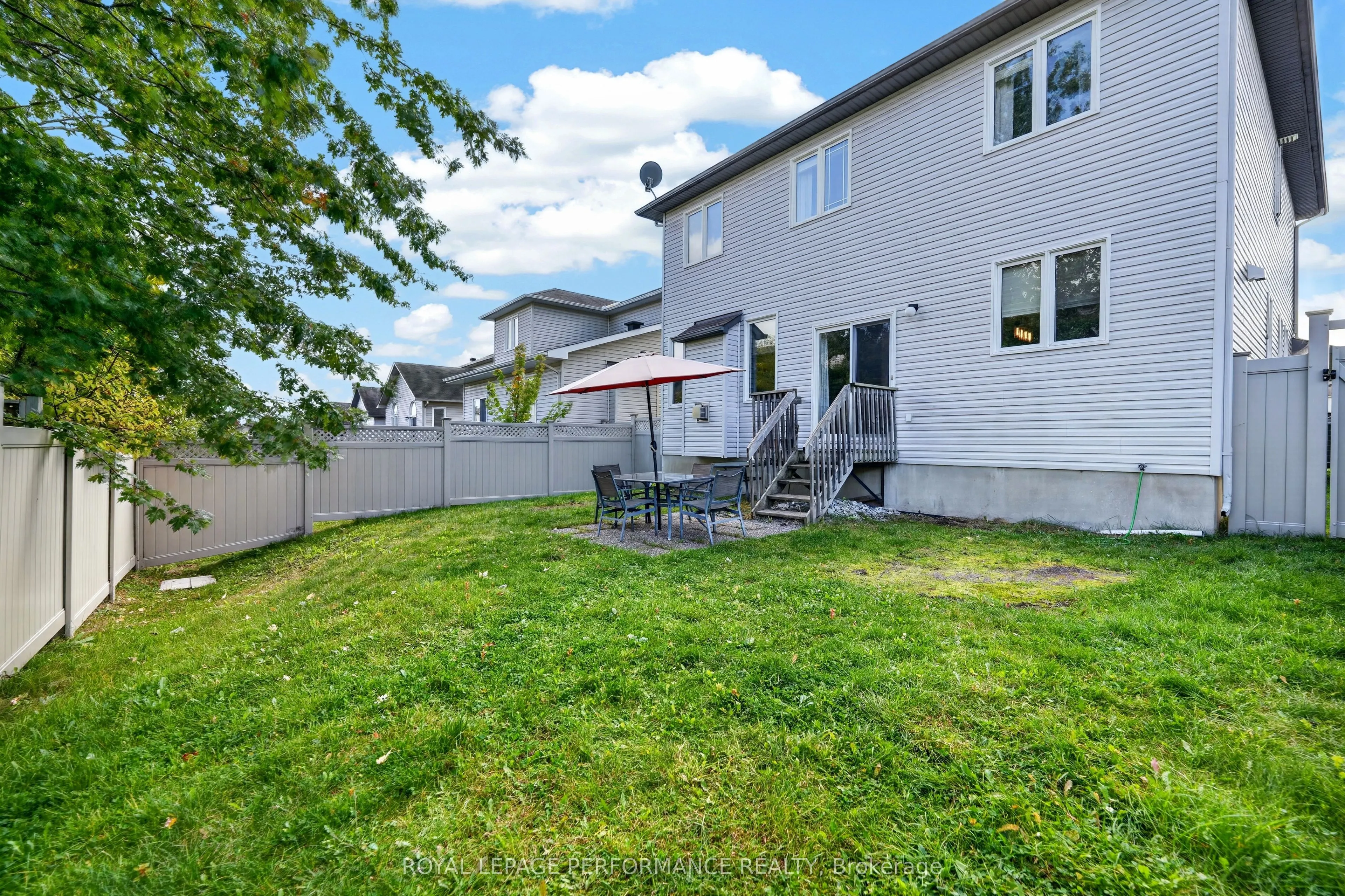 149 Topaze Crescent