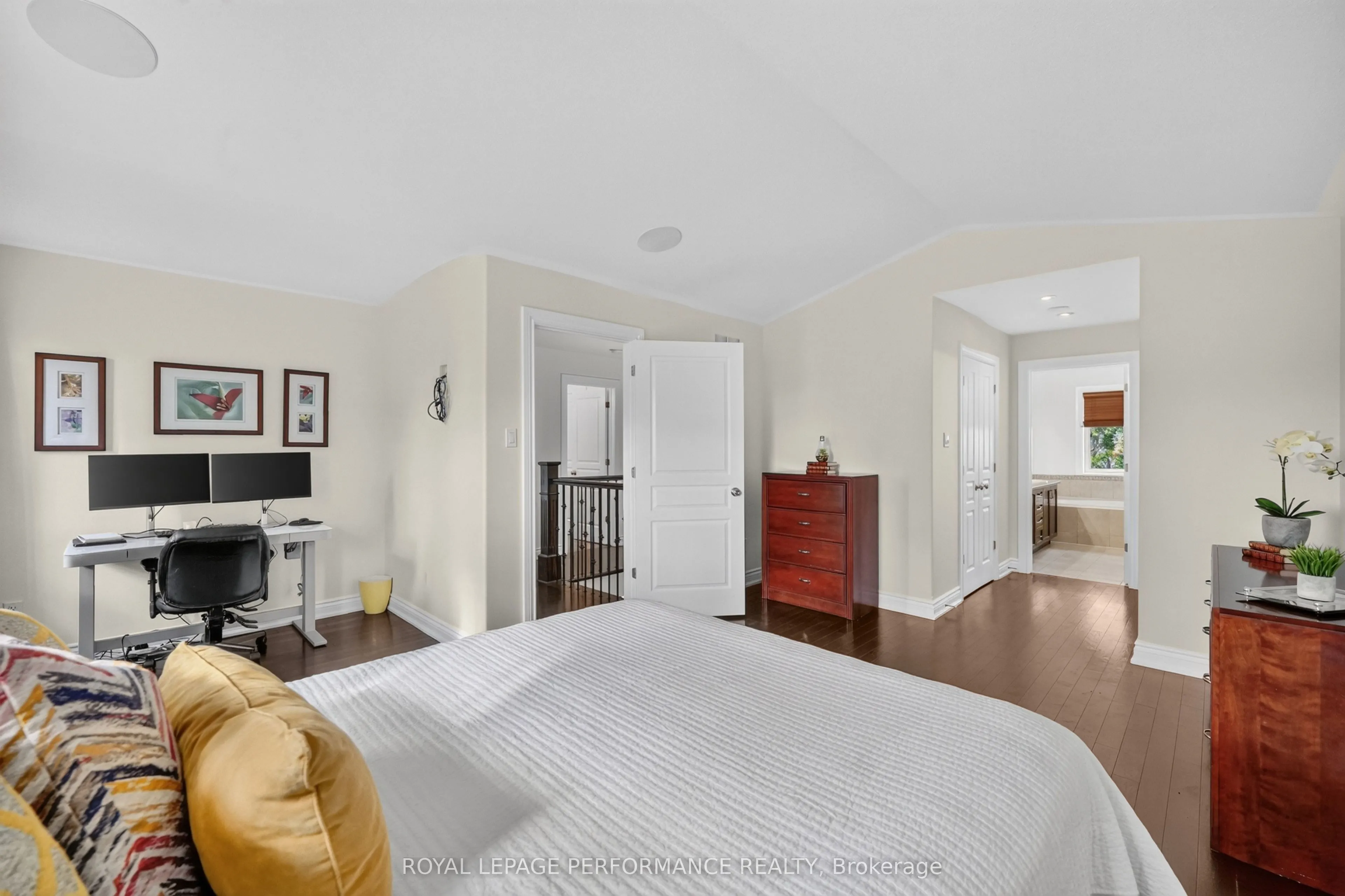 149 Topaze Crescent
