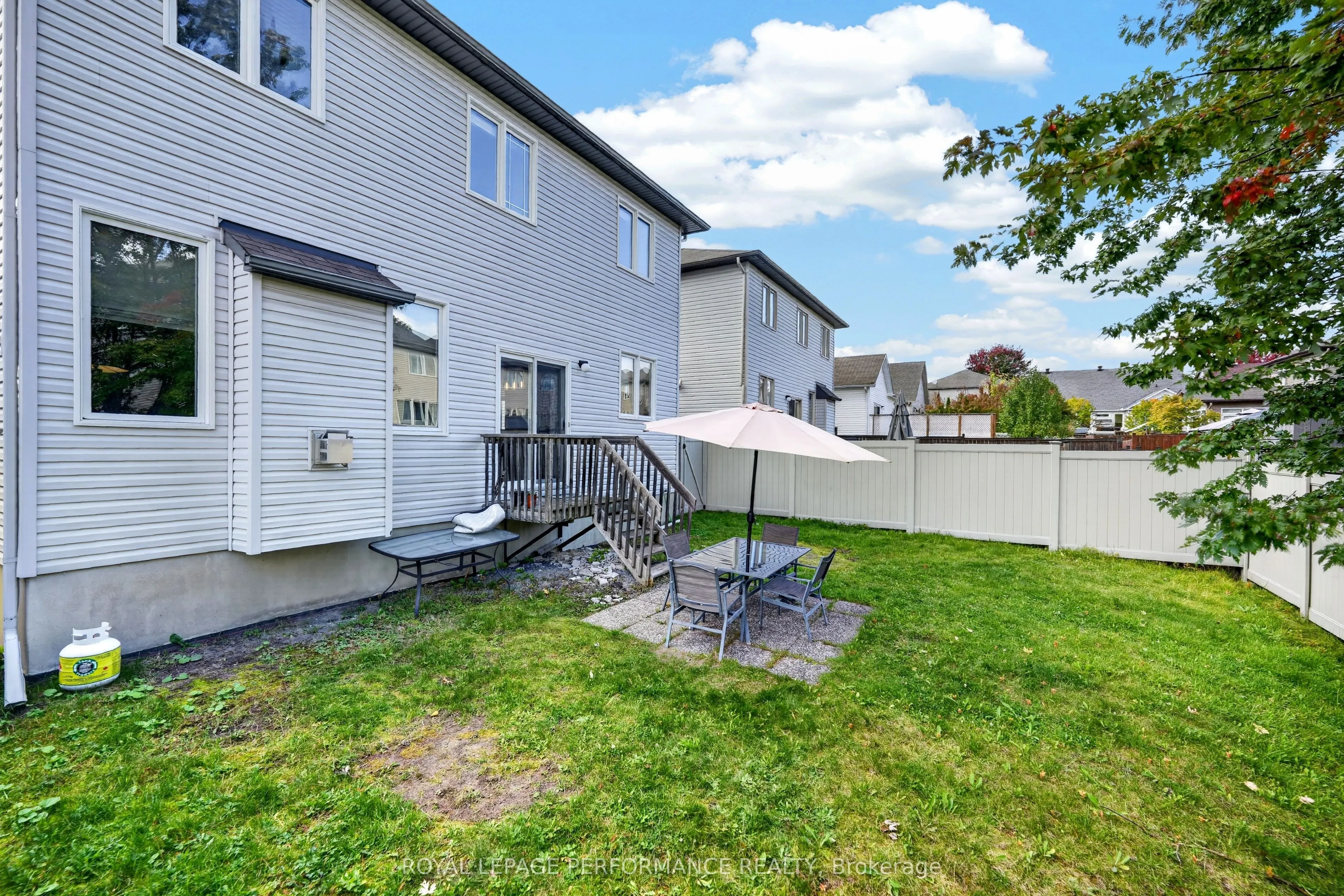 149 Topaze Crescent