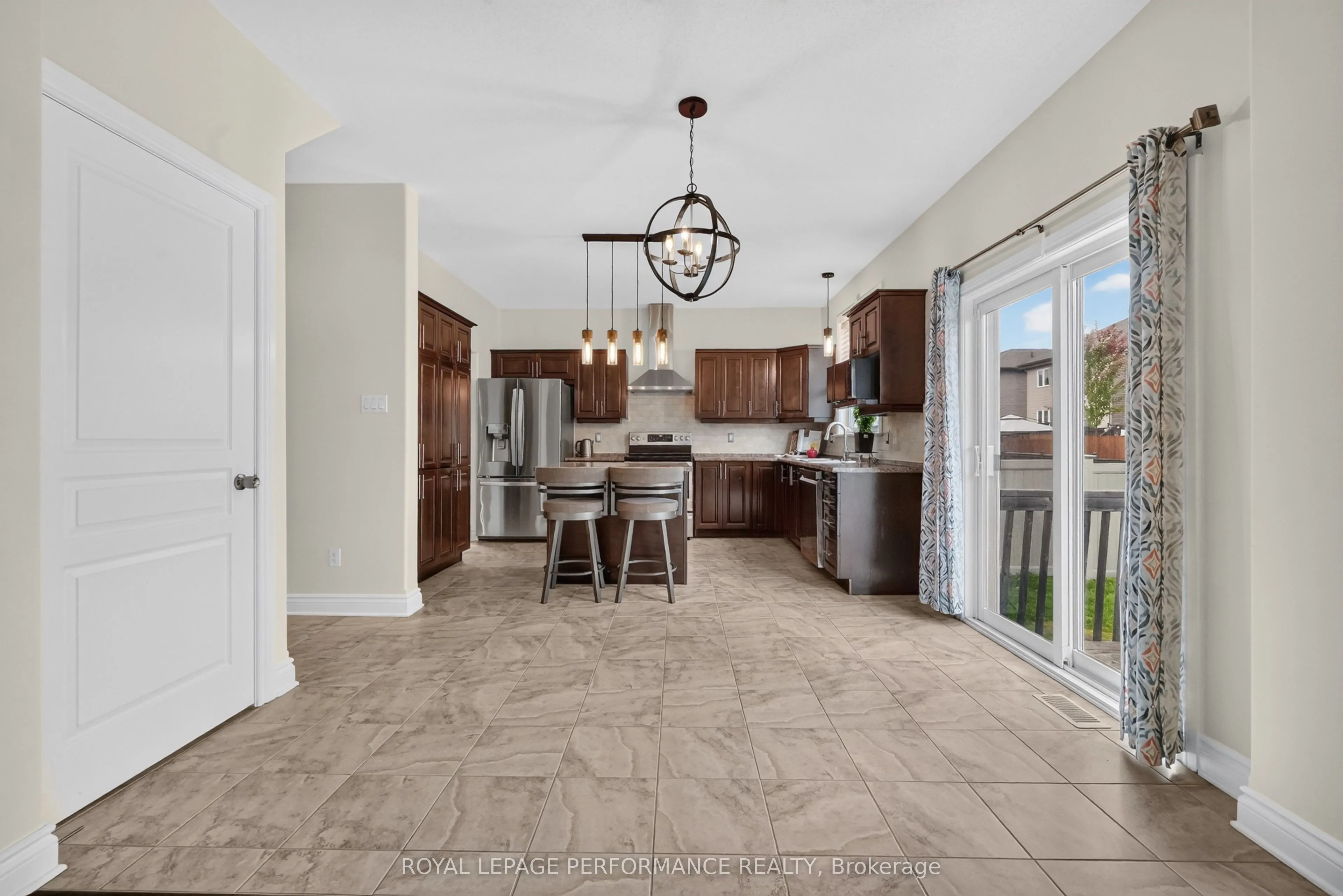 149 Topaze Crescent