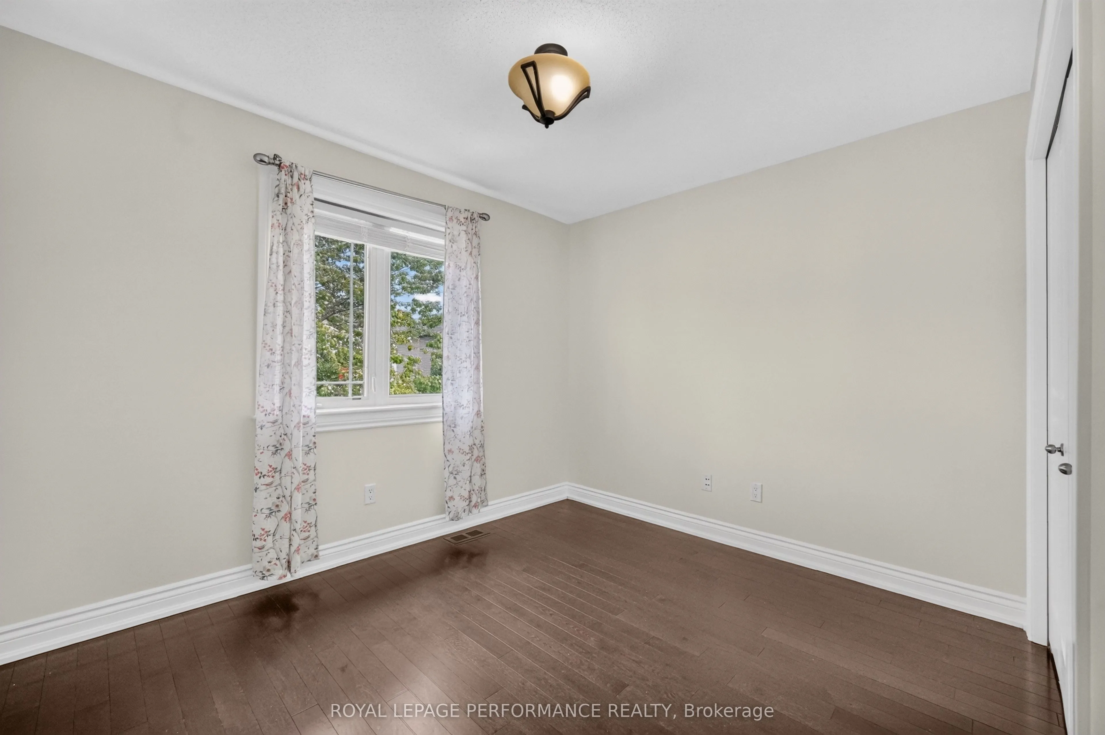 149 Topaze Crescent